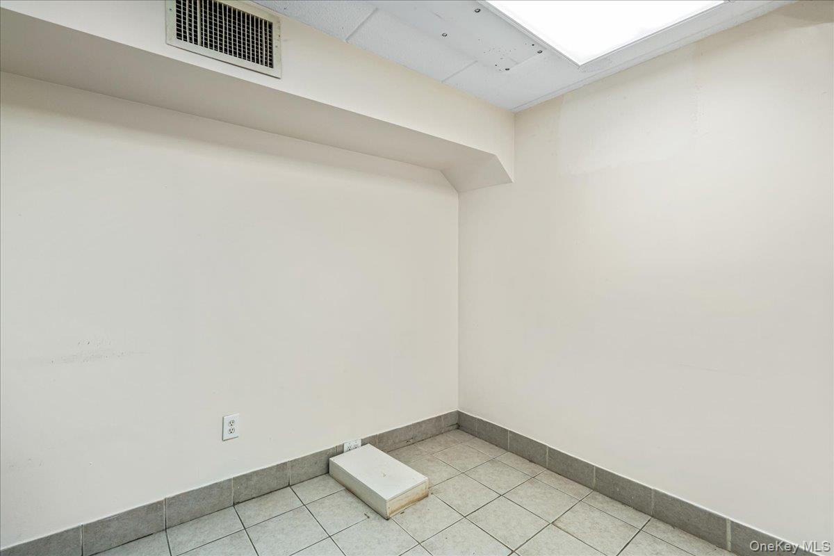 #12 photo, 3745 75th Street, クイーンズ区 Jackson Heights , NY 11372