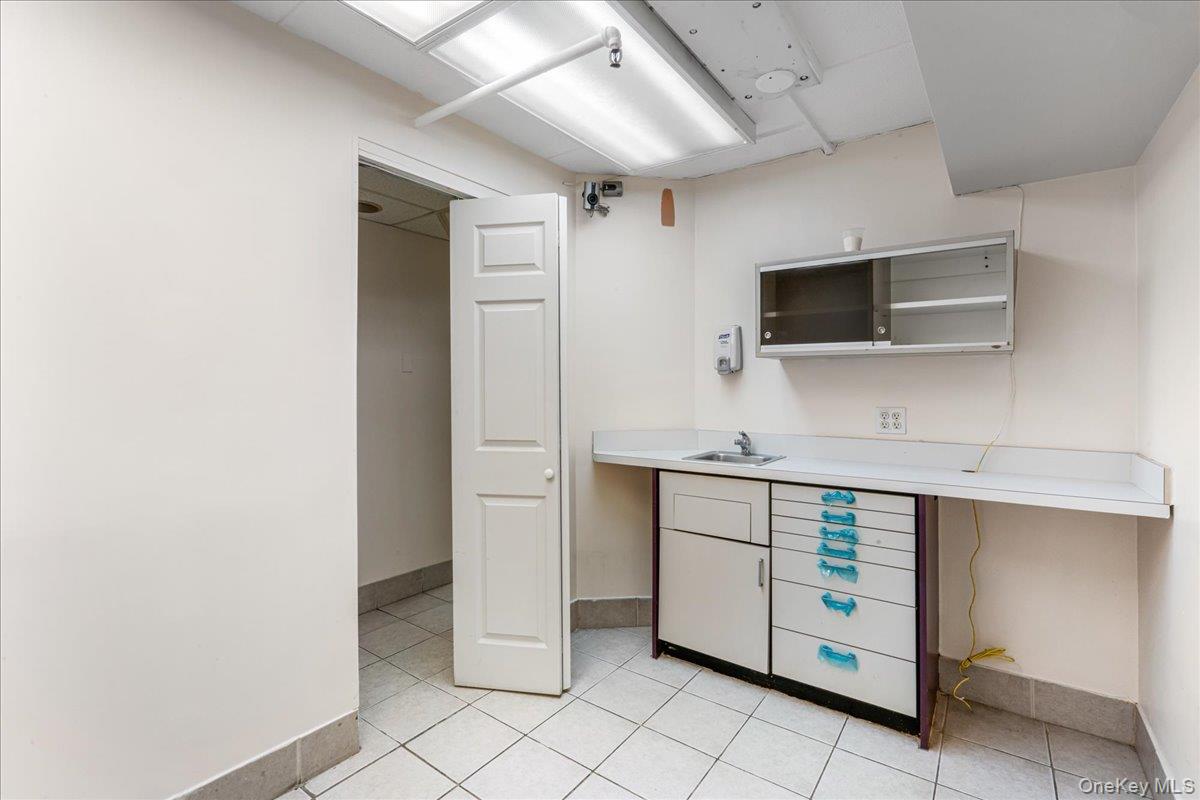 #13 photo, 3745 75th Street, クイーンズ区 Jackson Heights , NY 11372