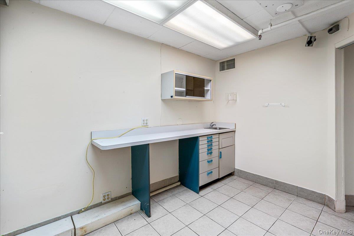 #15 photo, 3745 75th Street, クイーンズ区 Jackson Heights , NY 11372