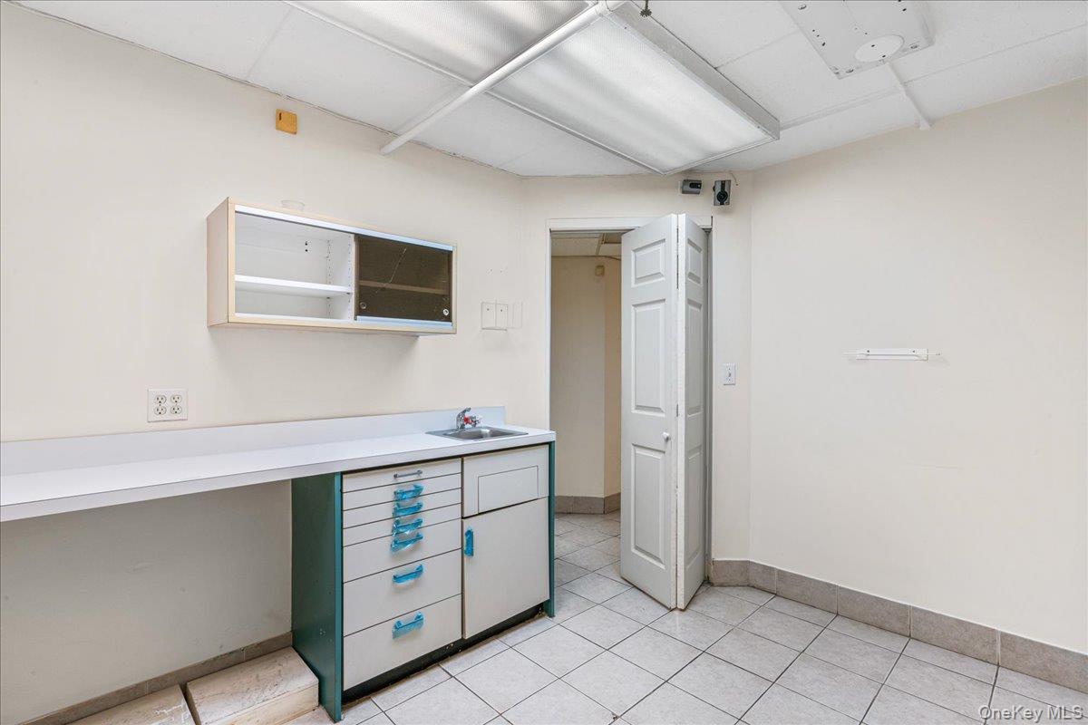 #17 photo, 3745 75th Street, クイーンズ区 Jackson Heights , NY 11372