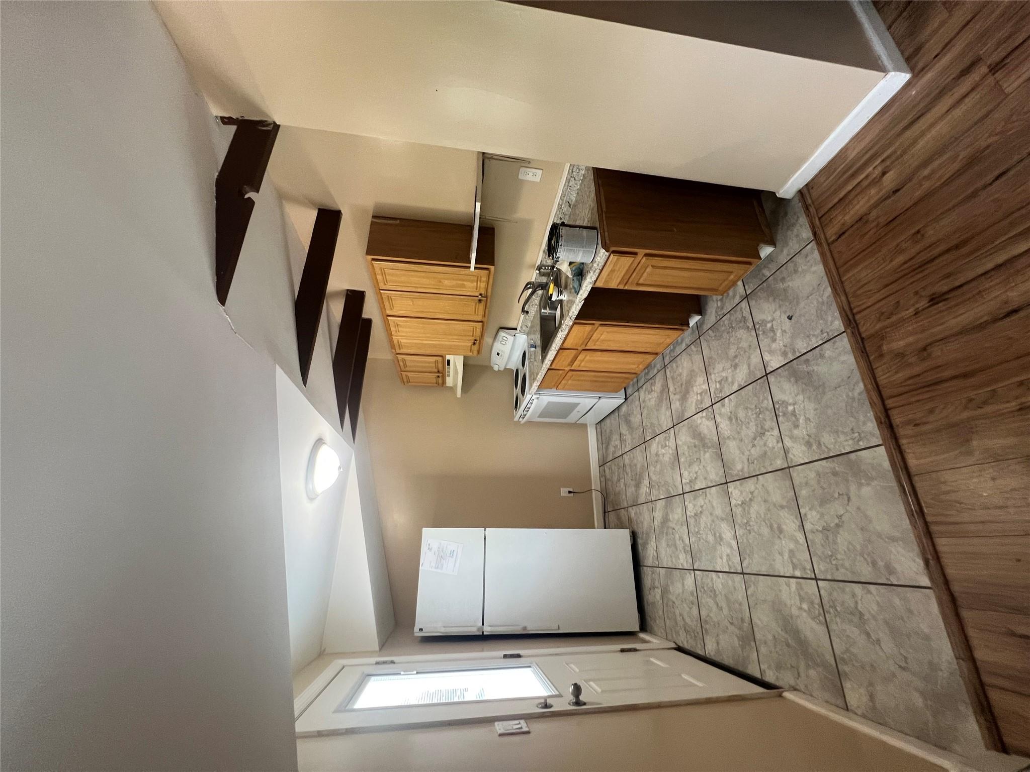 #1 photo, 3 Van Buren Street, 東長島 Brentwood , NY 11717