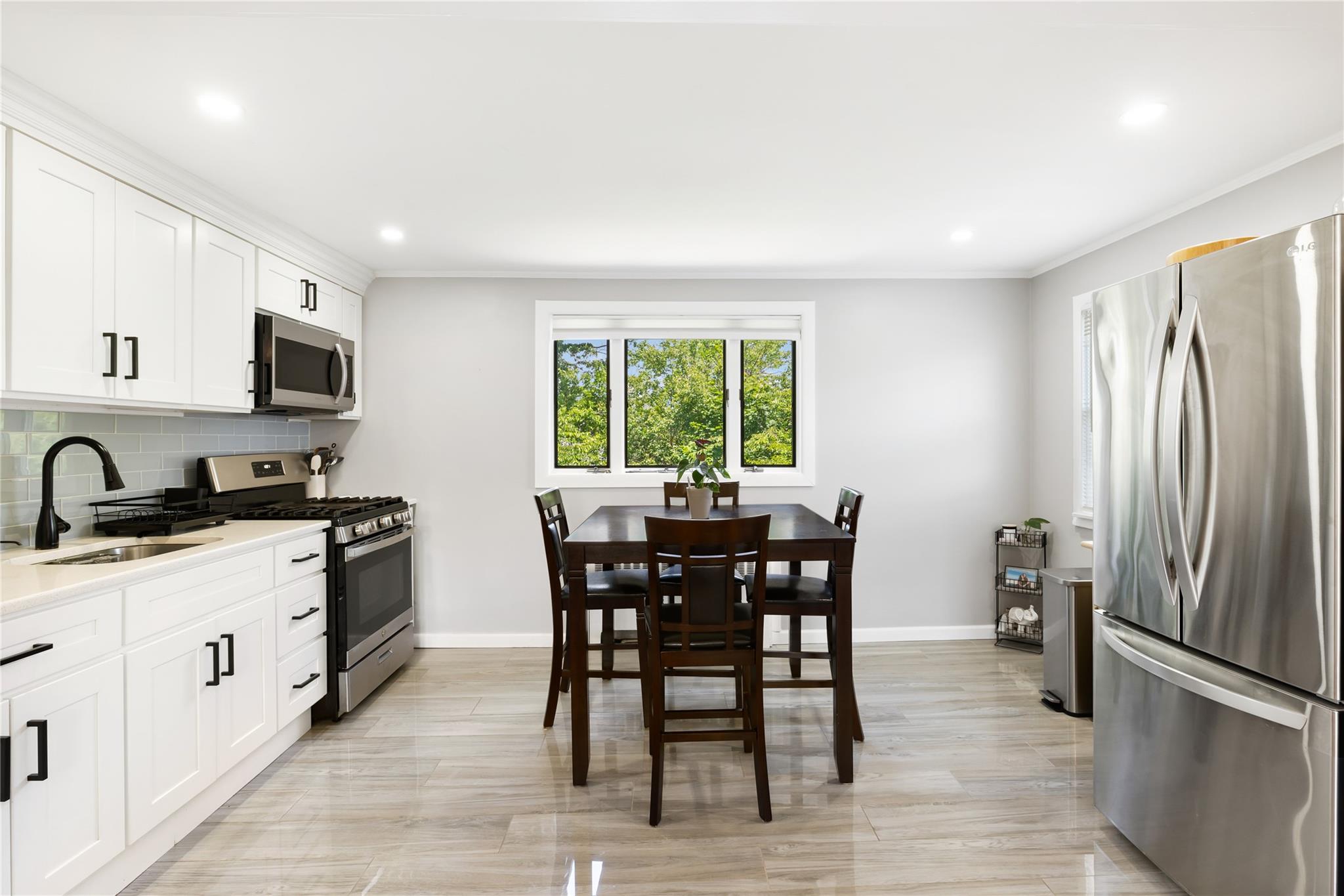 #4 photo, 851 Brook Street, サフォーク郡 West Babylon , NY 11704