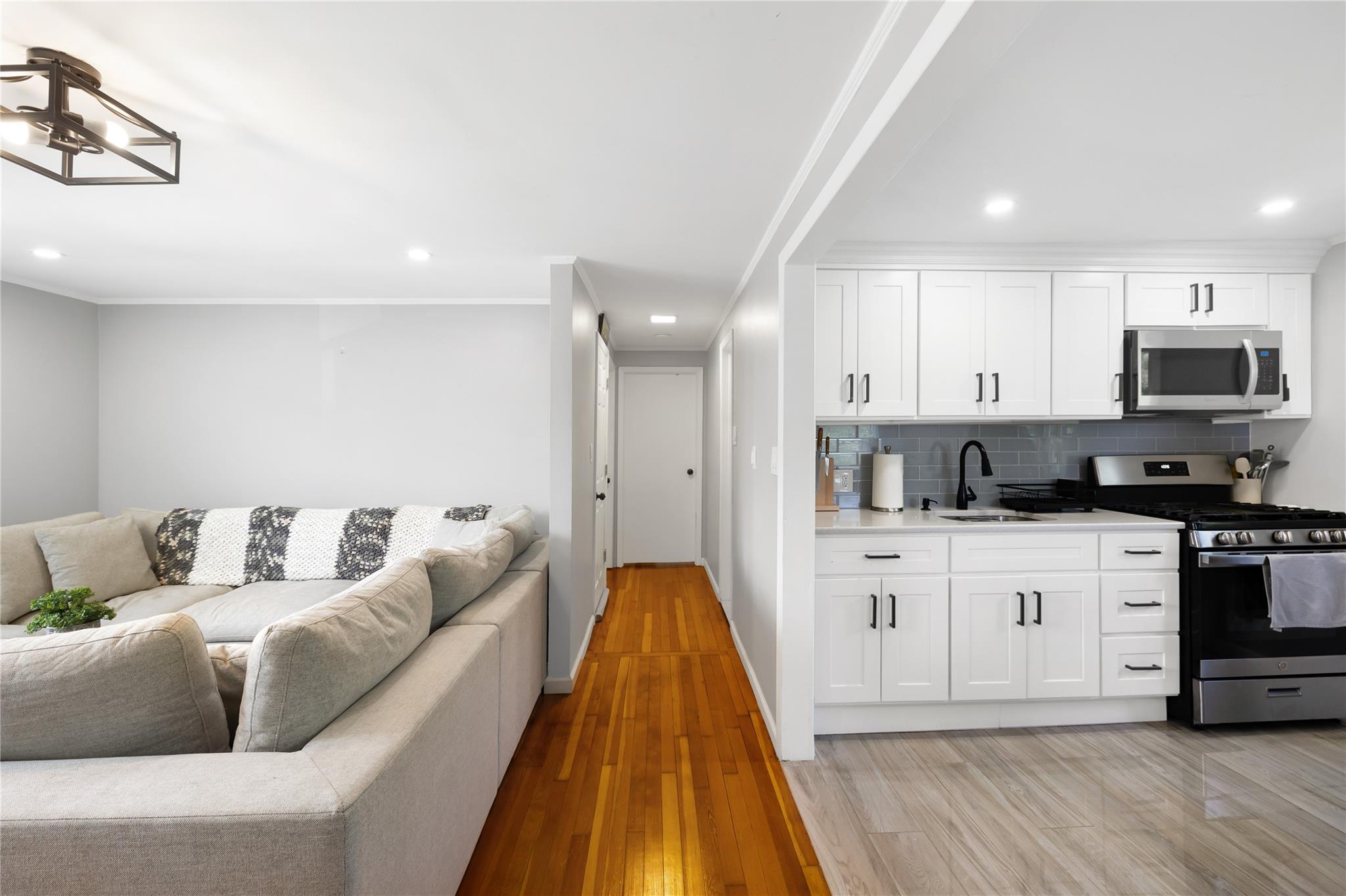 #6 photo, 851 Brook Street, サフォーク郡 West Babylon , NY 11704