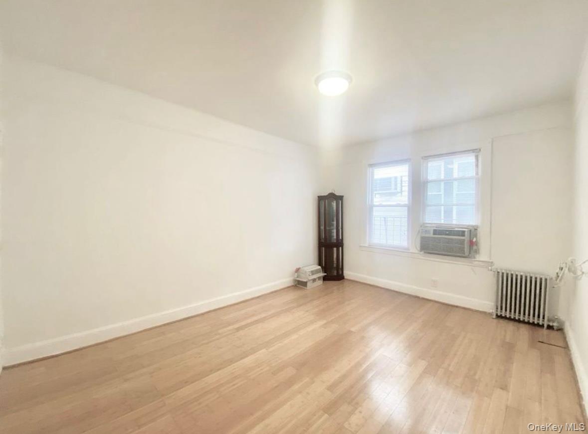 #5 photo, 5024 39th Place, クイーンズ区 Sunnyside , NY 11104