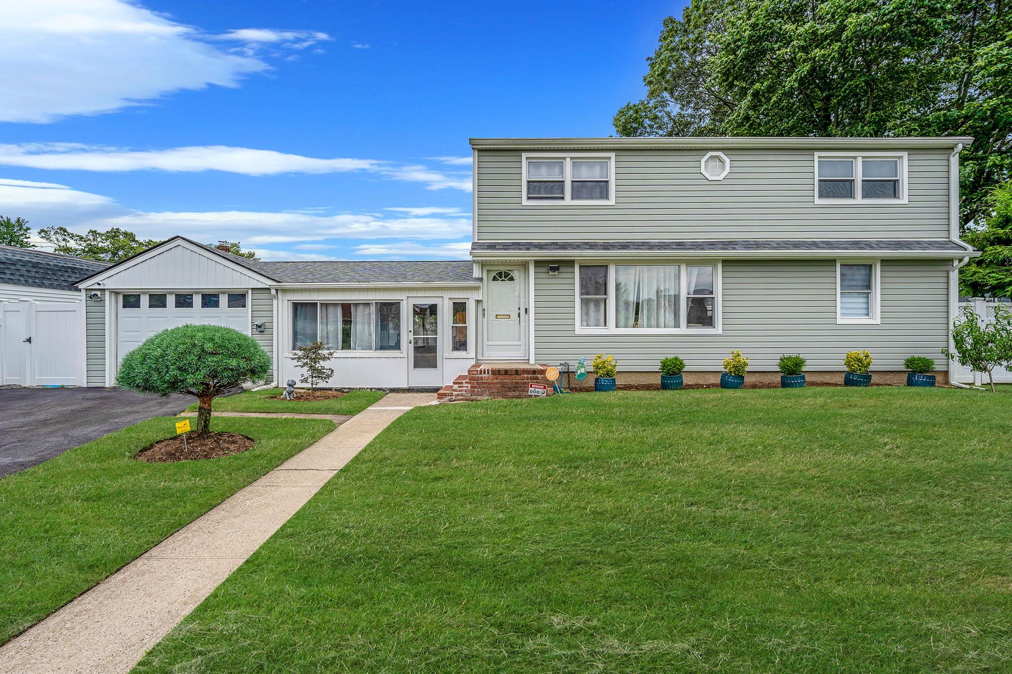 #1 photo, 1031 Jerome Road, מחוז נסאו Franklin Square , NY 11010