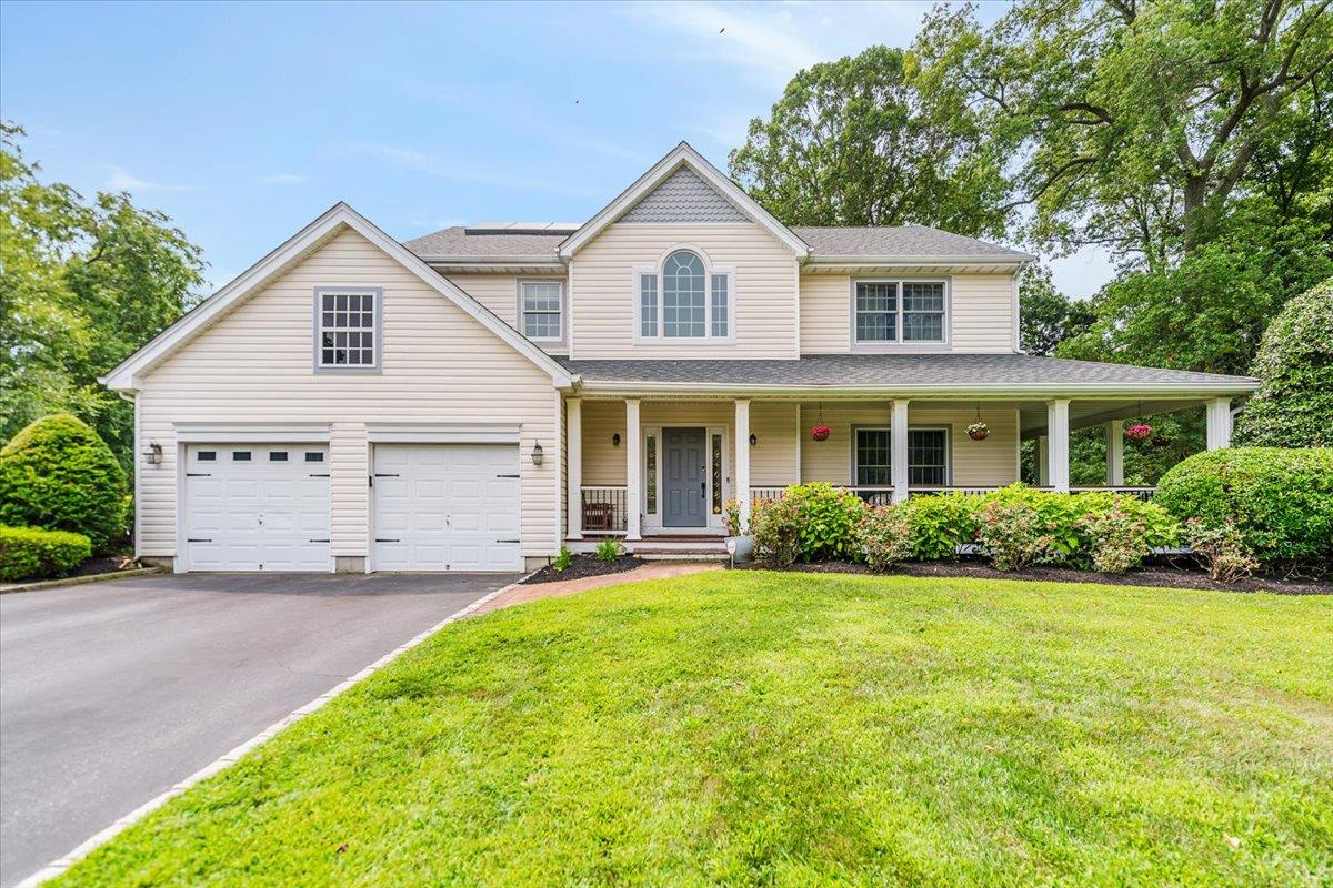 #1 photo, 7 Cumberland Court, Huntington , NY 11743