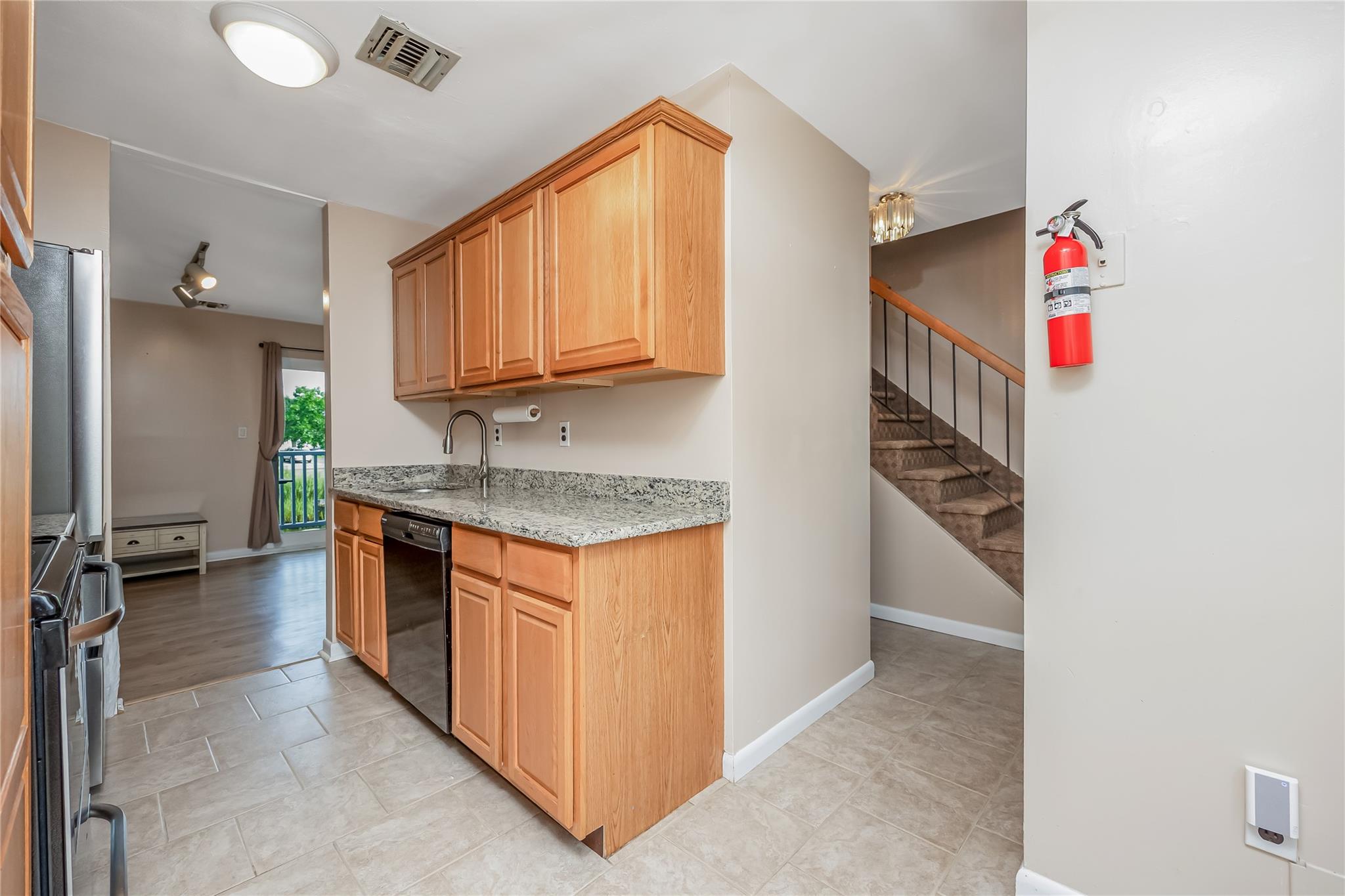 #3 photo, 116 Westend Avenue, ナッソー郡 Freeport , NY 11520