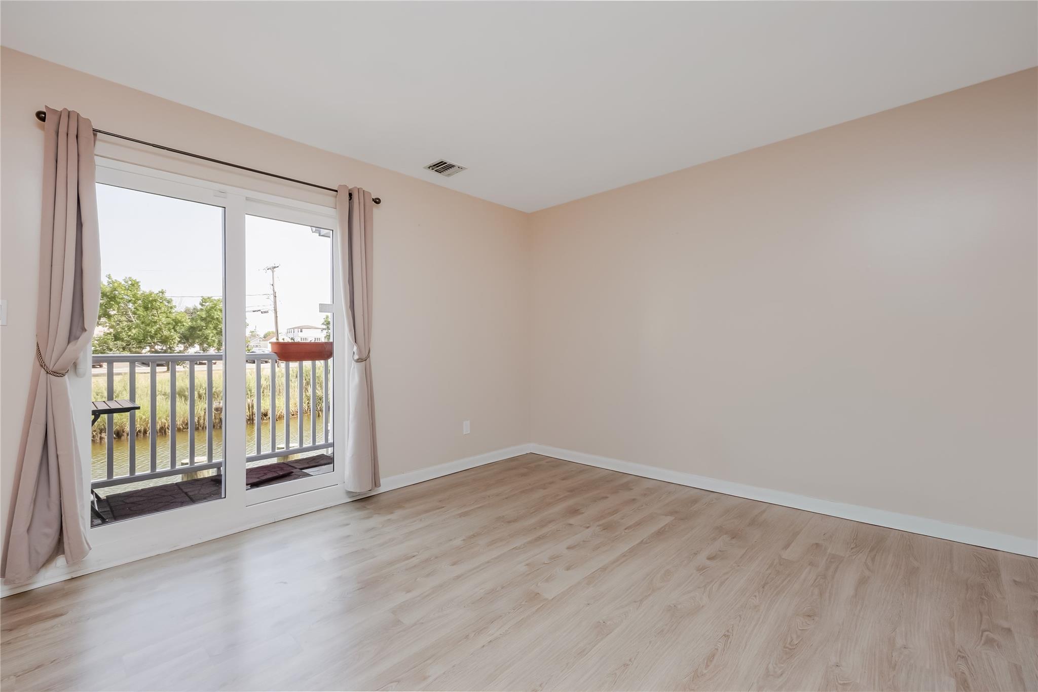 #6 photo, 116 Westend Avenue, ナッソー郡 Freeport , NY 11520