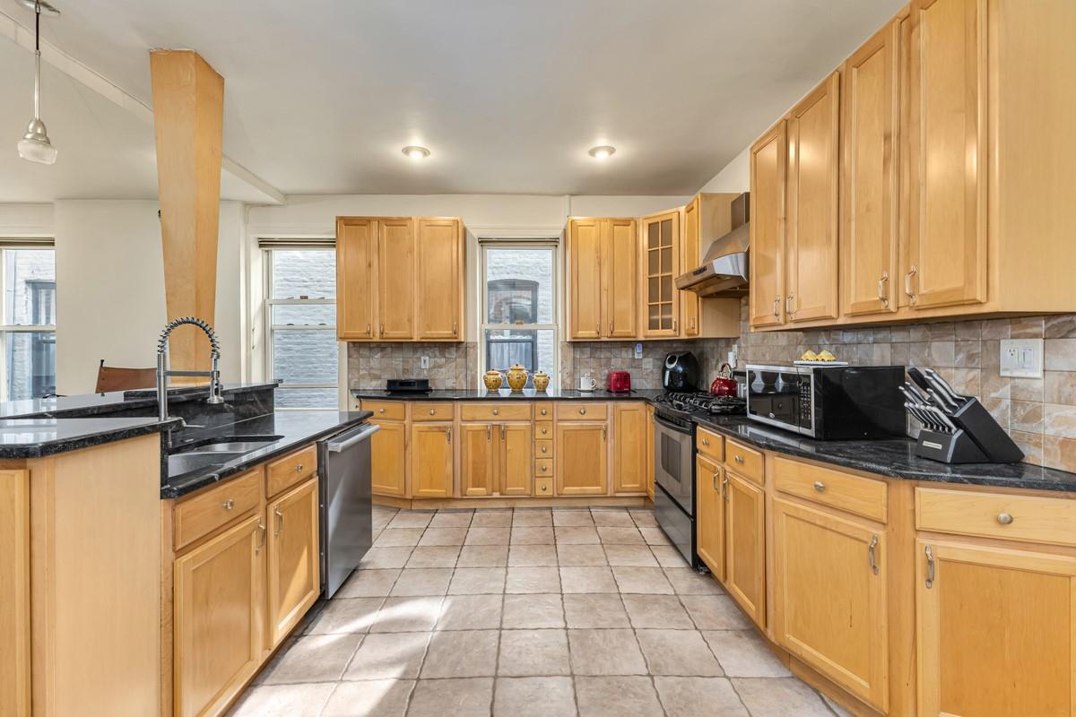 #6 photo, 825 E 230th Street, ब्रोंक्स Bronx , NY 10466