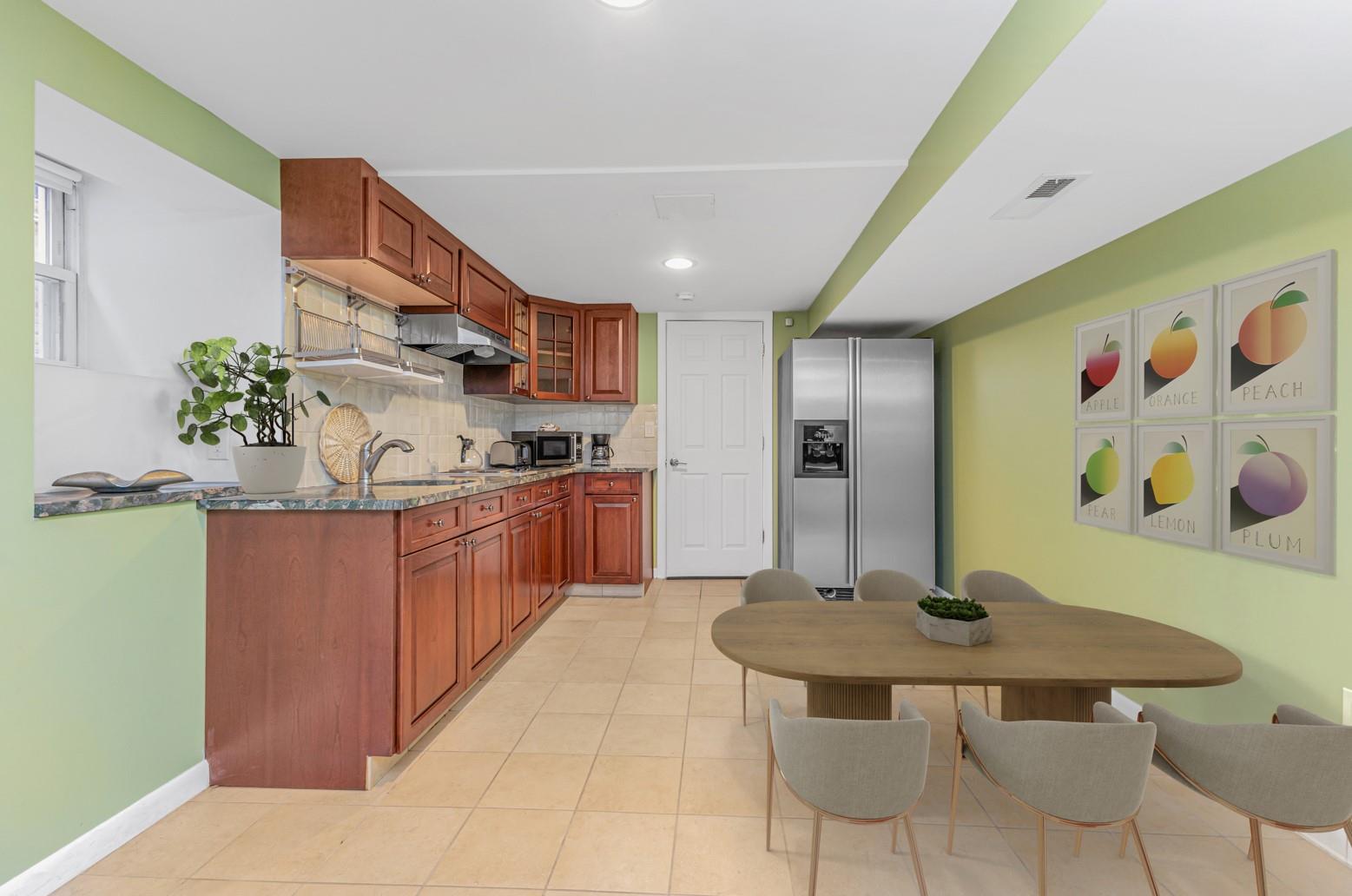 #9 photo, 825 E 230th Street, ब्रोंक्स Bronx , NY 10466