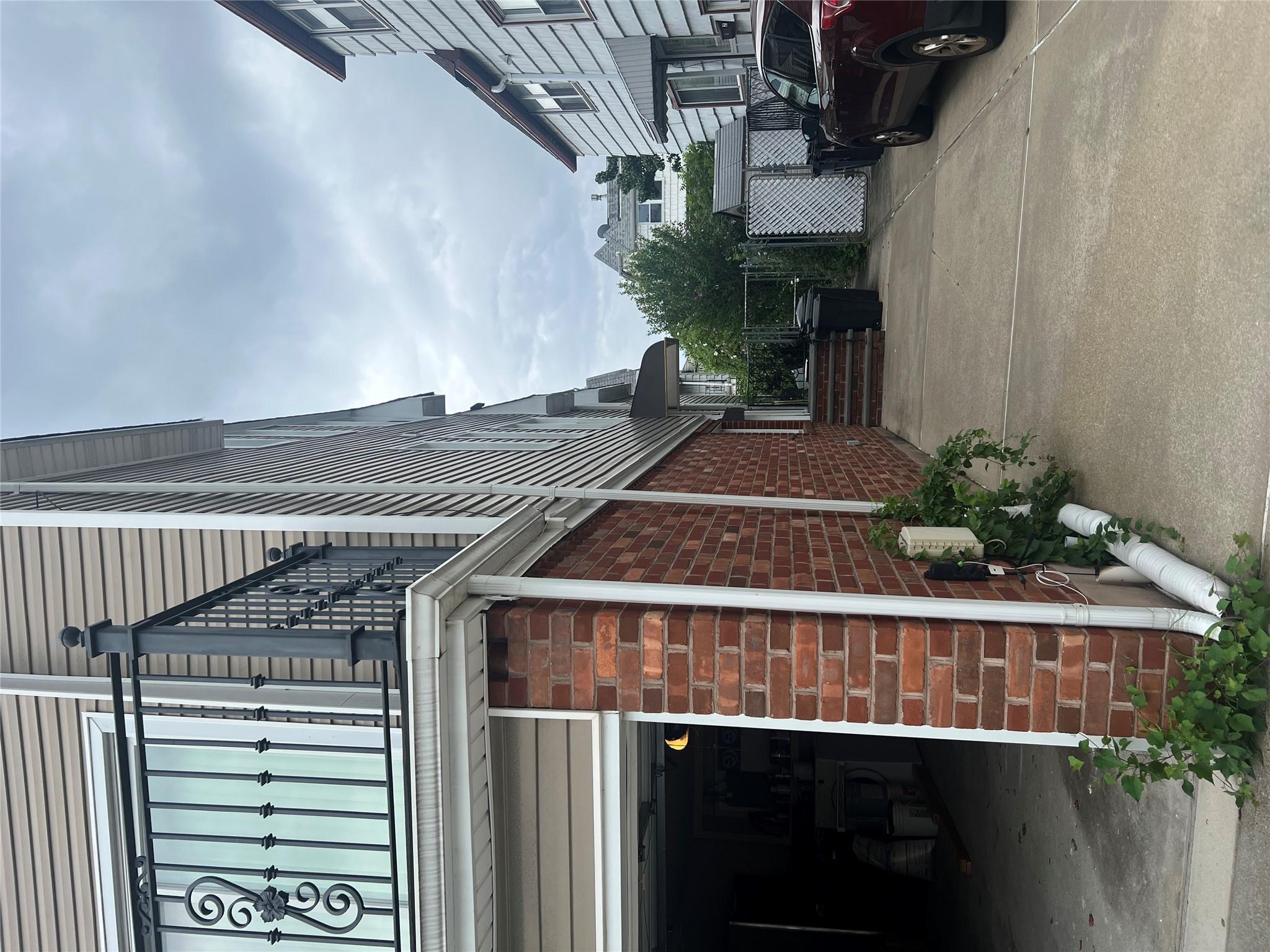 #1 photo, 15-26 215th Street, קווינס Bayside , NY 11360