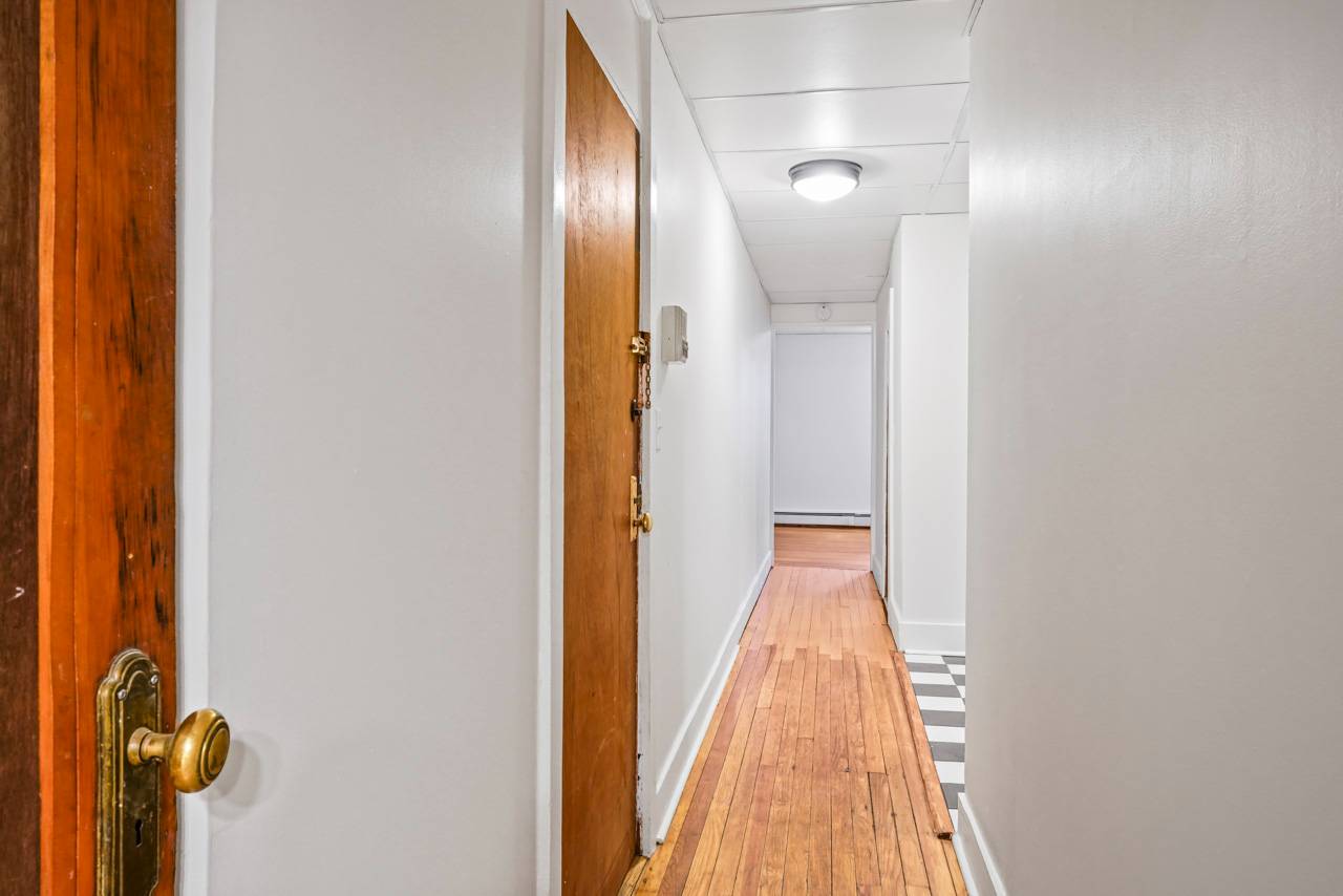 #6 photo, 33 Franklin St, #3, Saratoga Springs , NY 12866