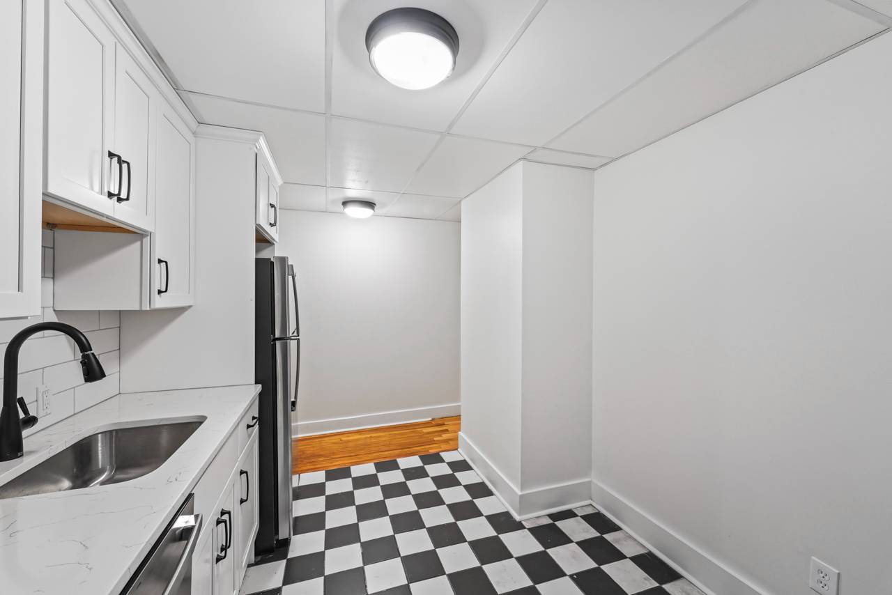 #8 photo, 33 Franklin St, #3, Saratoga Springs , NY 12866