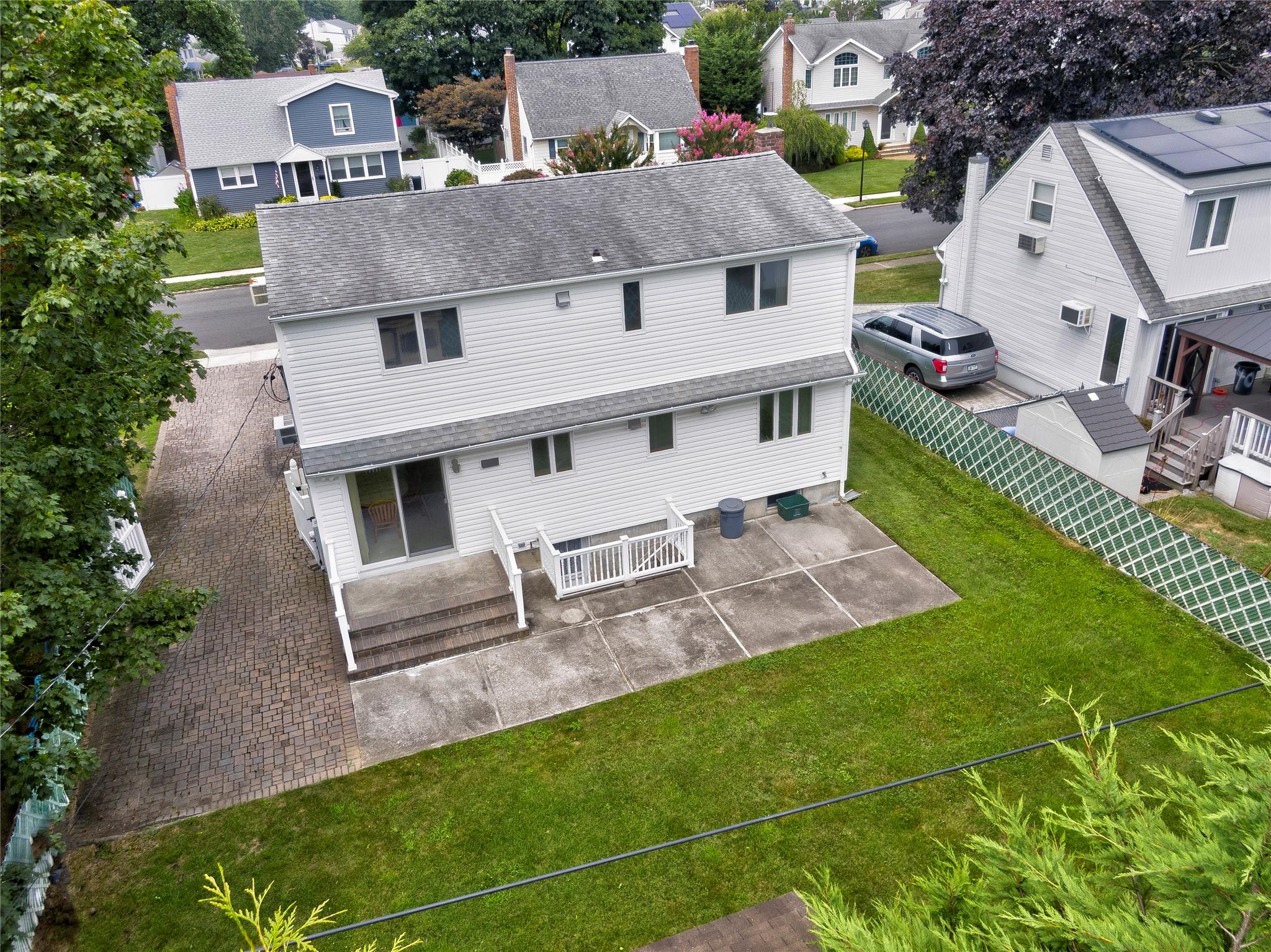 #1 photo, 4010 Heywood Road, Seaford , NY 11783