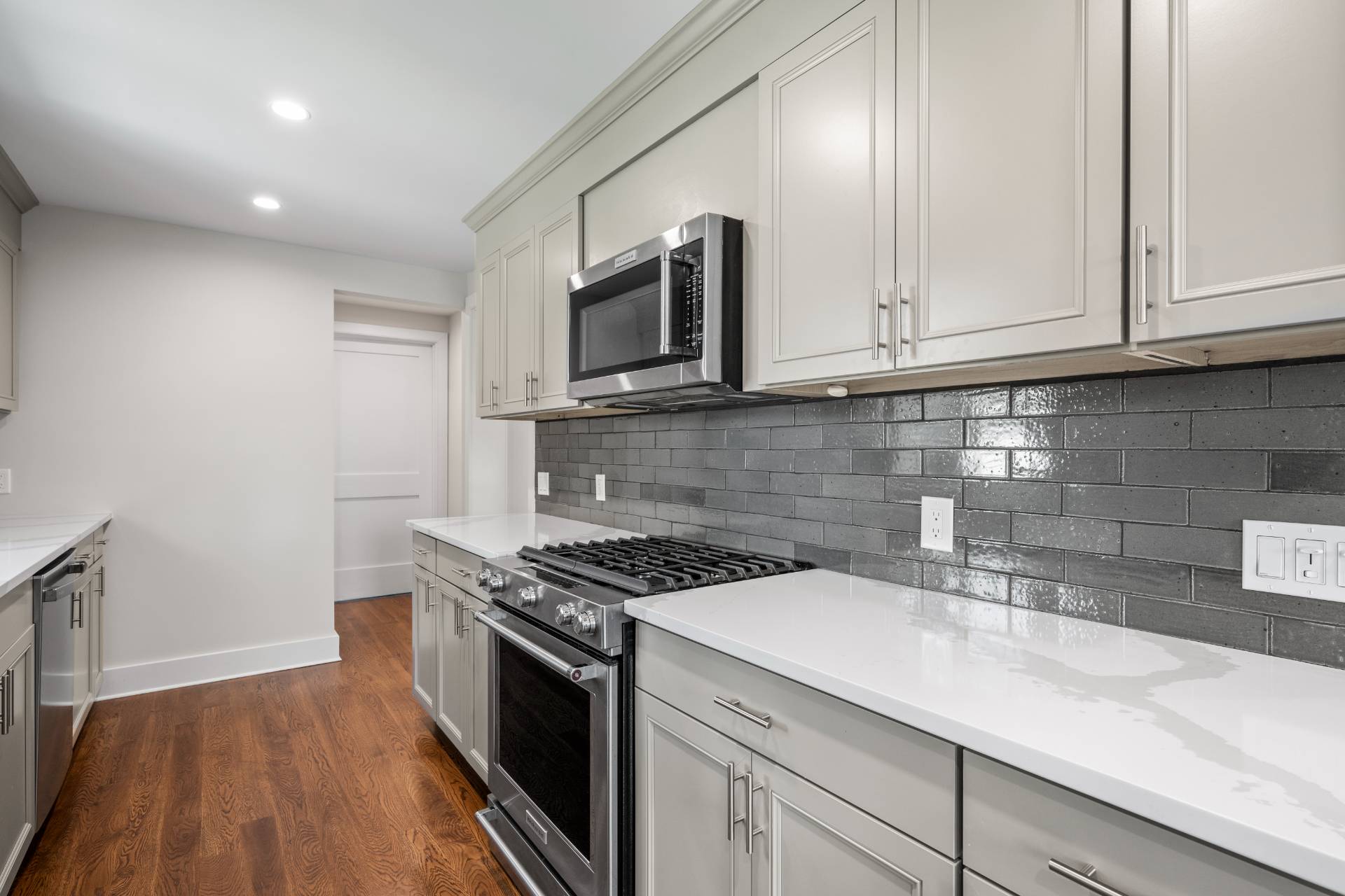 #11 photo, 647 Montauk Highway, サフォーク郡 East Quogue , NY 11942