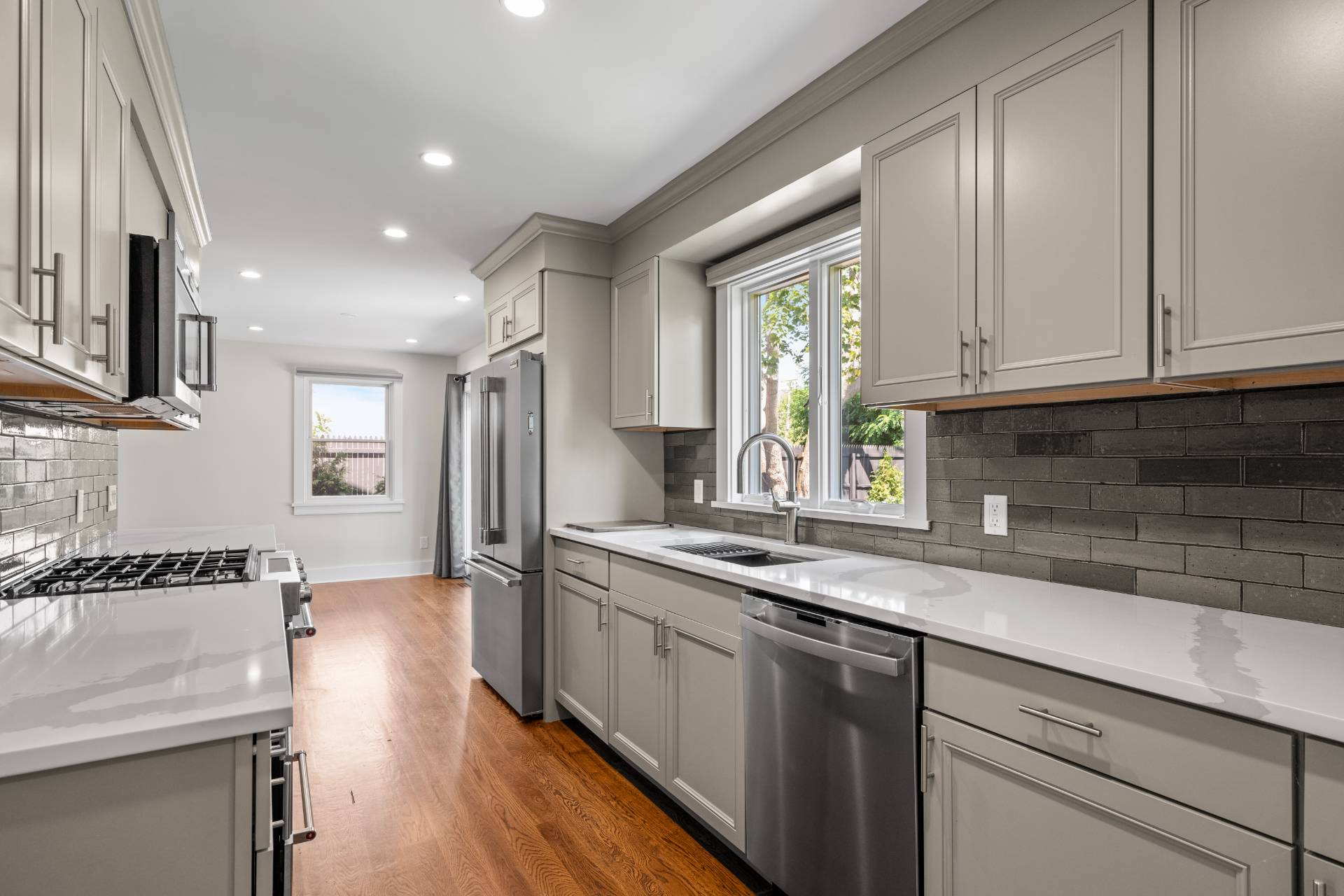 #9 photo, 647 Montauk Highway, サフォーク郡 East Quogue , NY 11942