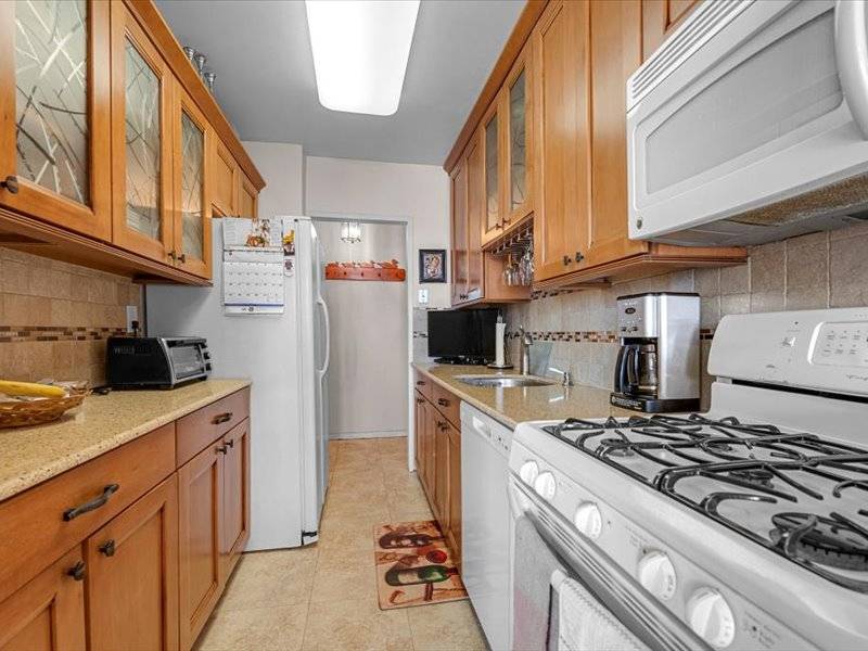 #6 photo, 464 Neptune Ave, #17B, Coney Island , NY 11224