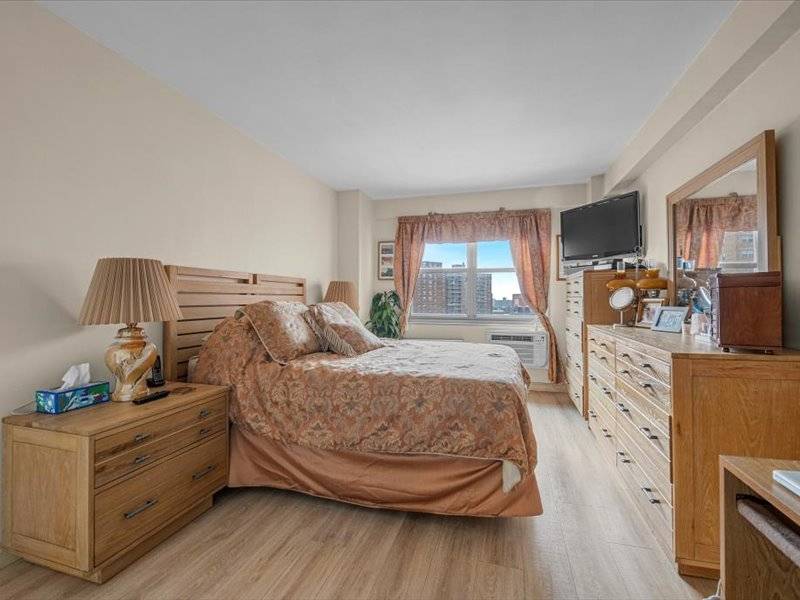 #7 photo, 464 Neptune Ave, #17B, Coney Island , NY 11224