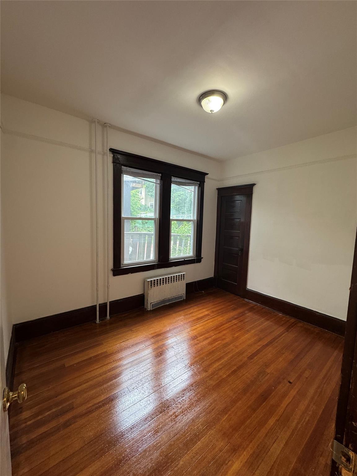 #1 photo, 223 Treadwell Avenue, स्टेटन द्वीप Staten Island , NY 10302