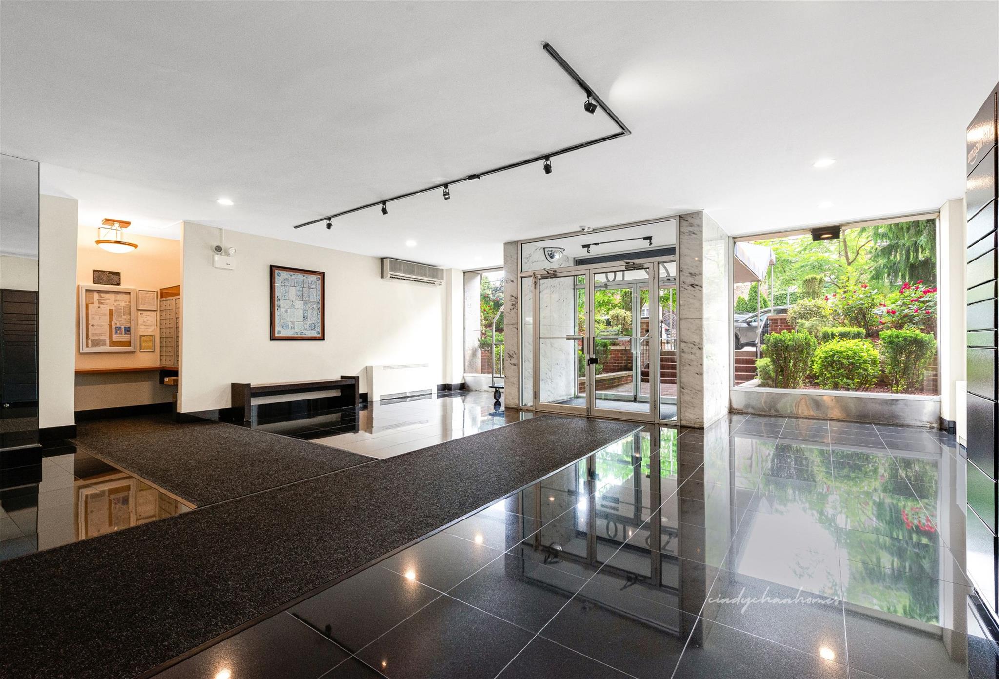 #3 photo, 72-10 112th Street, クイーンズ区 Forest Hills , NY 11375