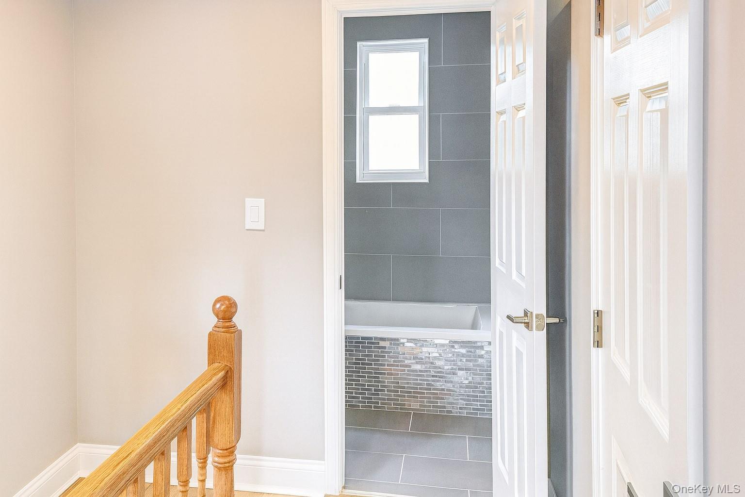 #4 photo, 3345 Mickle Avenue, ブロンクス区 Bronx , NY 10469