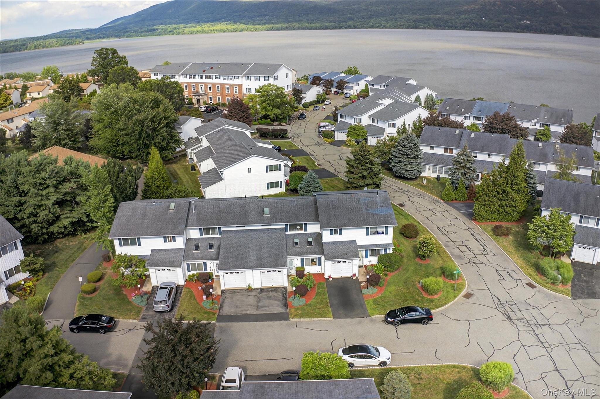 #1 photo, 402 Plover Court, New Windsor , NY 12553