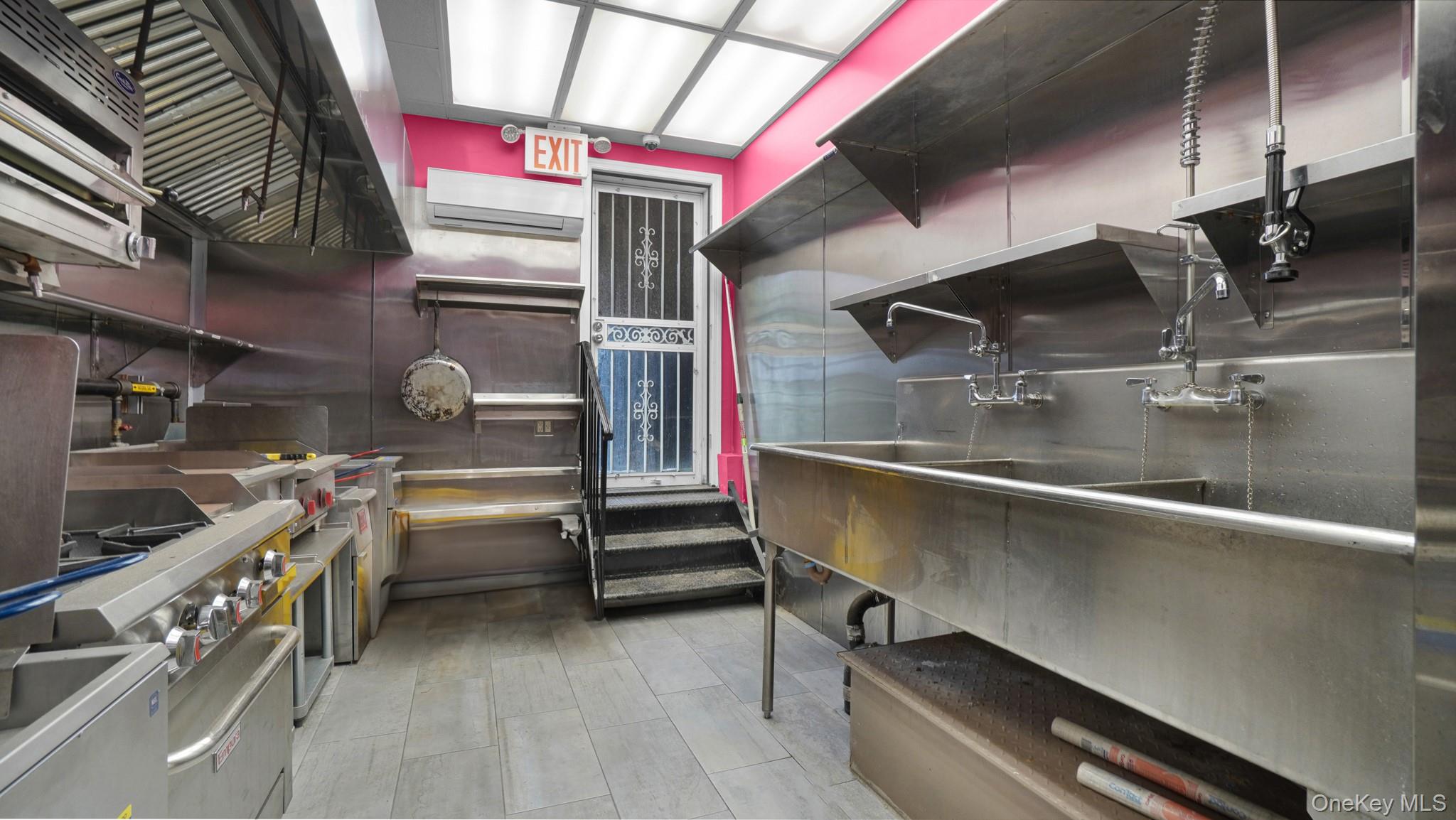 #8 photo, 2195 Bergen Street, ブルックリン区 Brooklyn , NY 11233