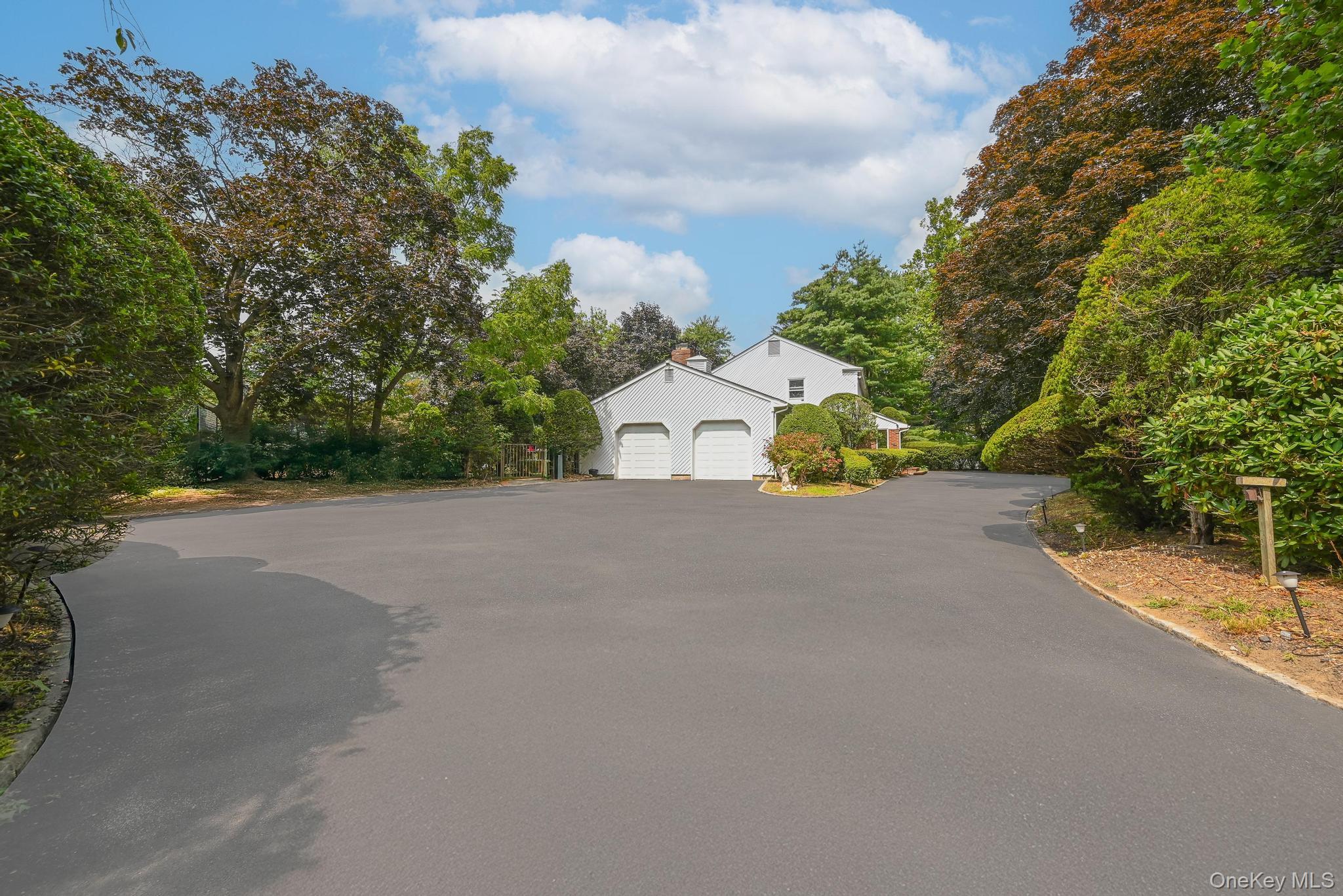 #4 photo, 23 Pettit Drive, Dix Hills , NY 11746