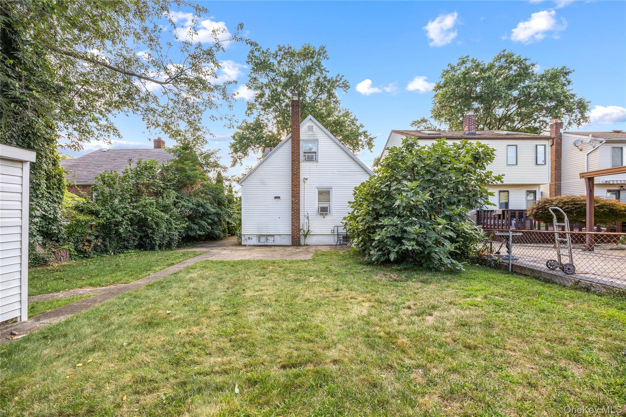 #14 photo, 29 Butler Boulevard, Elmont , NY 11003