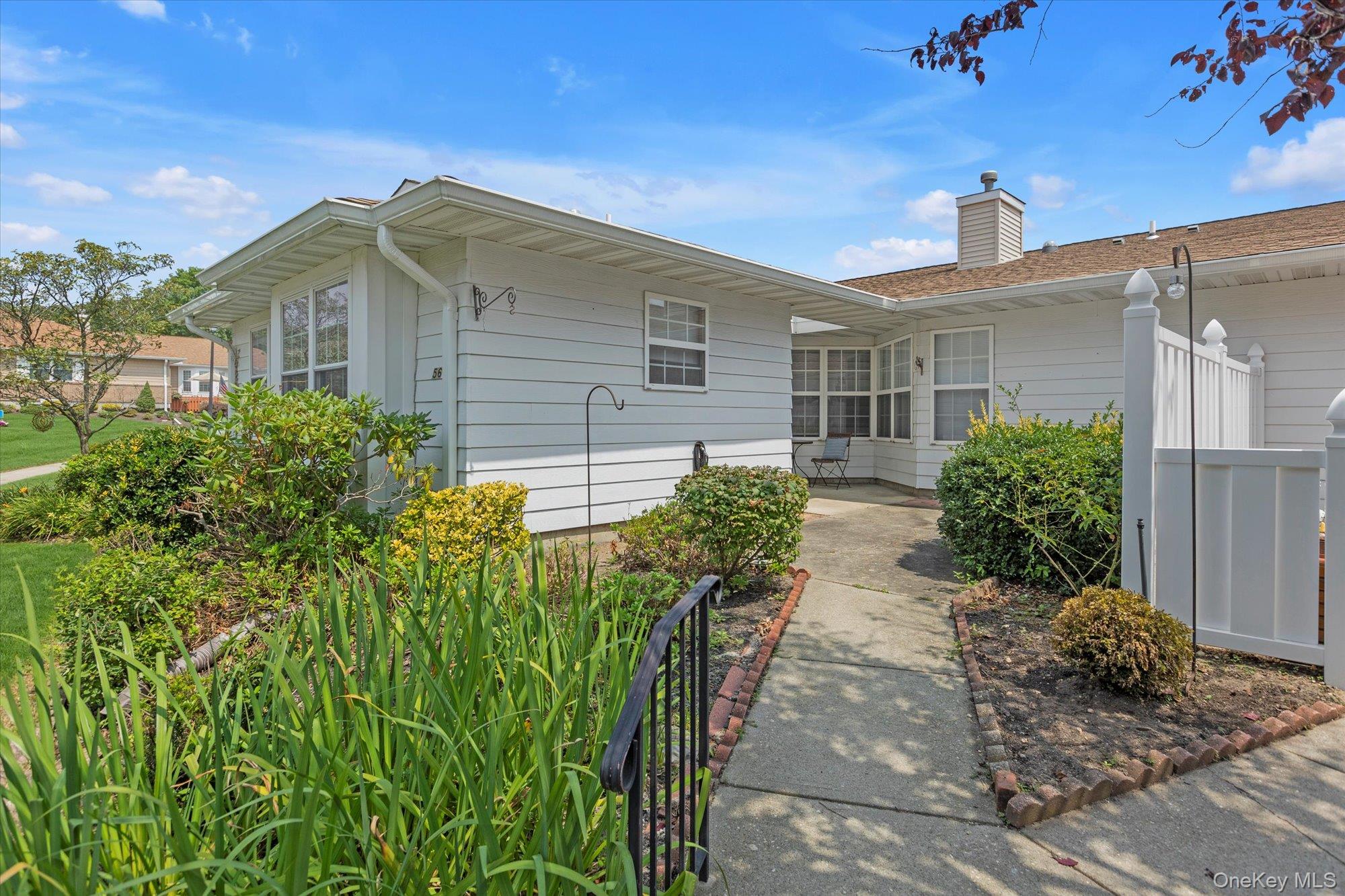 #1 photo, 56 Theodore Drive, 东长岛 科勒姆 Coram , NY 11727