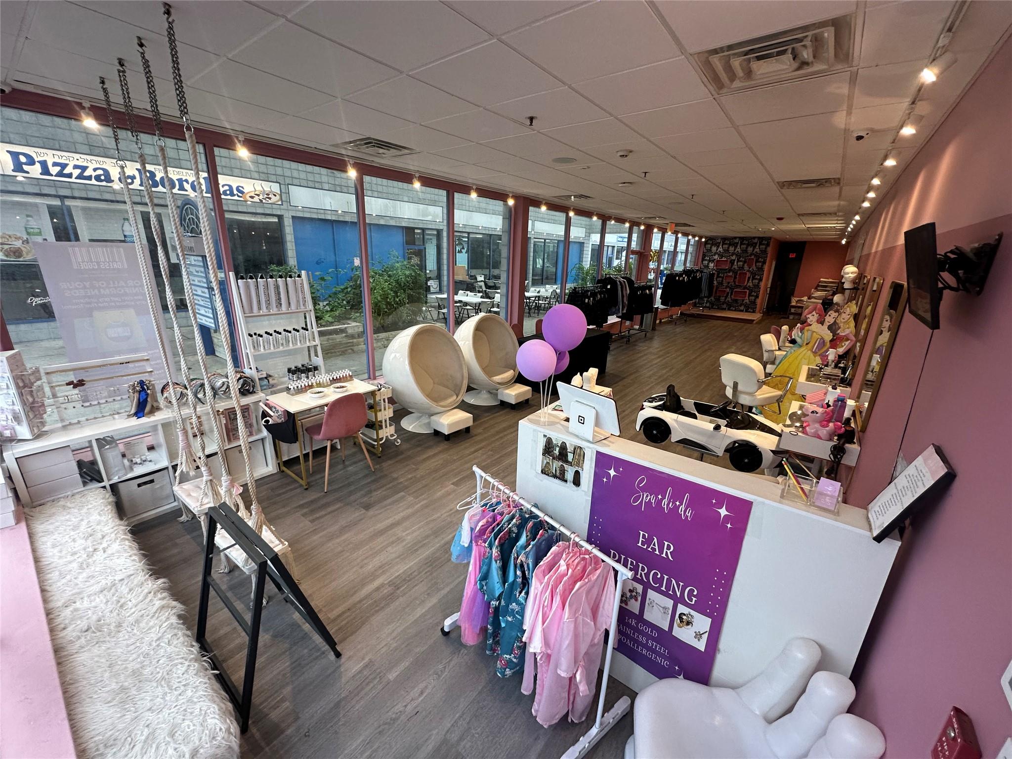 #3 photo, 588 Central Avenue, ナッソー郡 Cedarhurst , NY 11516