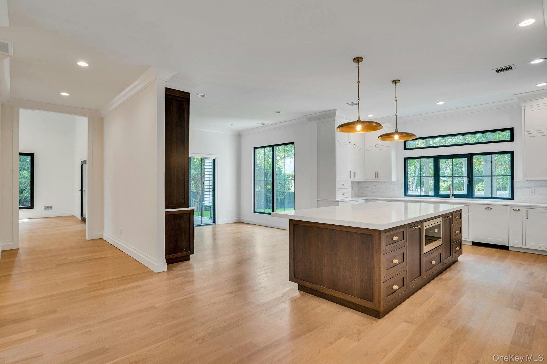 #11 photo, 115 Weeks Drive, サフォーク郡 Dix Hills , NY 11746