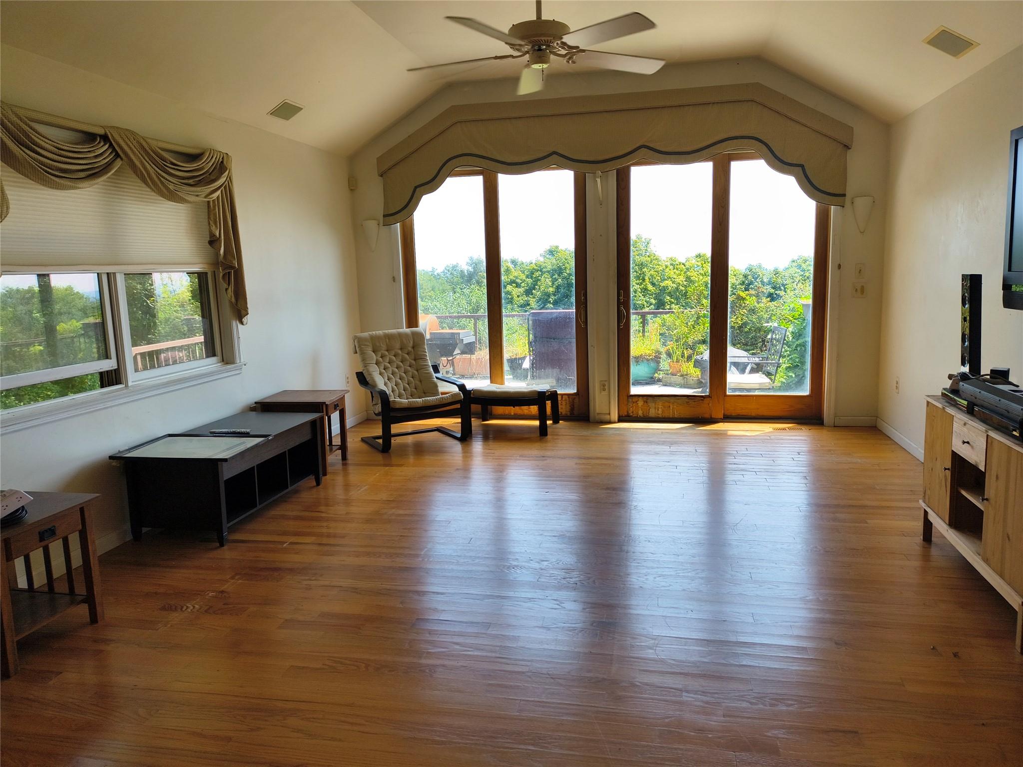 #2 photo, 11 Altamont Road, Bloomingburg , NY 12721