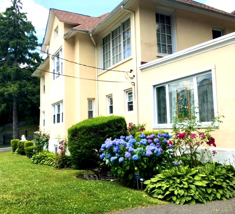 #17 photo, 386 Park Hill Avenue, Yonkers , NY 10705