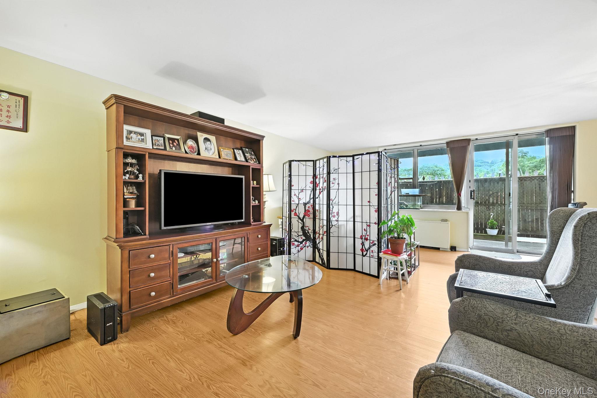 #4 photo, 499 N Broadway, White Plains , NY 10603