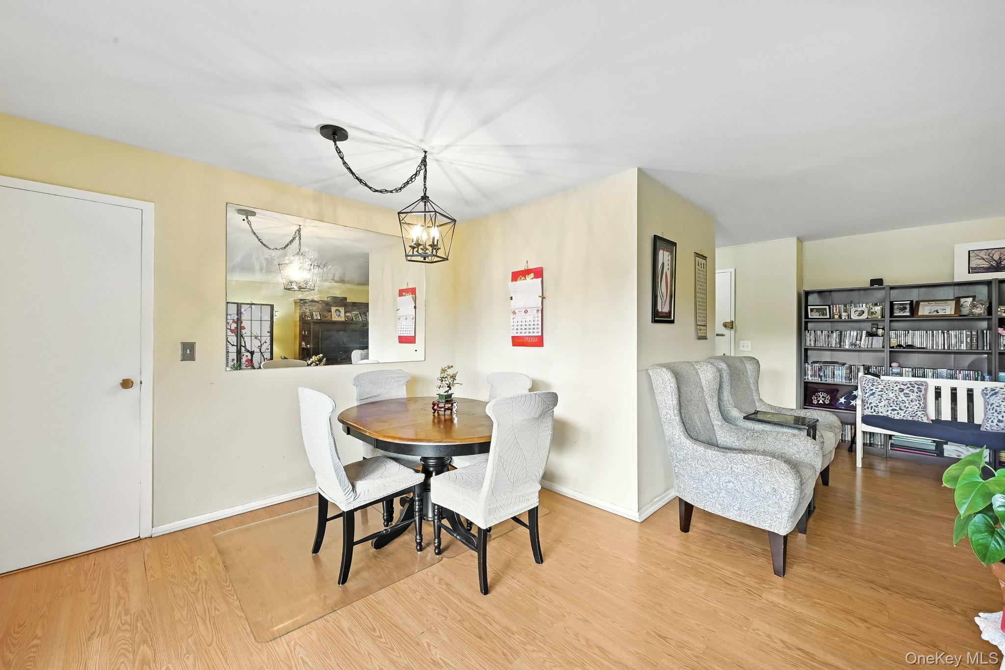 #7 photo, 499 N Broadway, White Plains , NY 10603