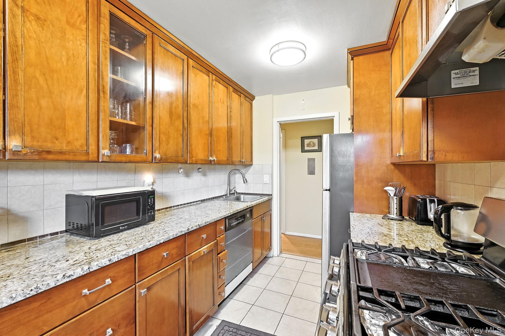 #9 photo, 499 N Broadway, White Plains , NY 10603