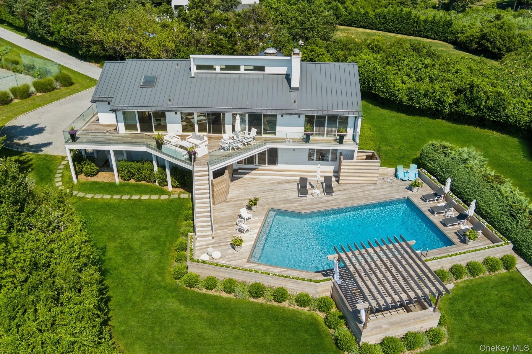 #1 photo, 30 Tanners Neck Lane, サフォーク郡 Westhampton , NY 11977