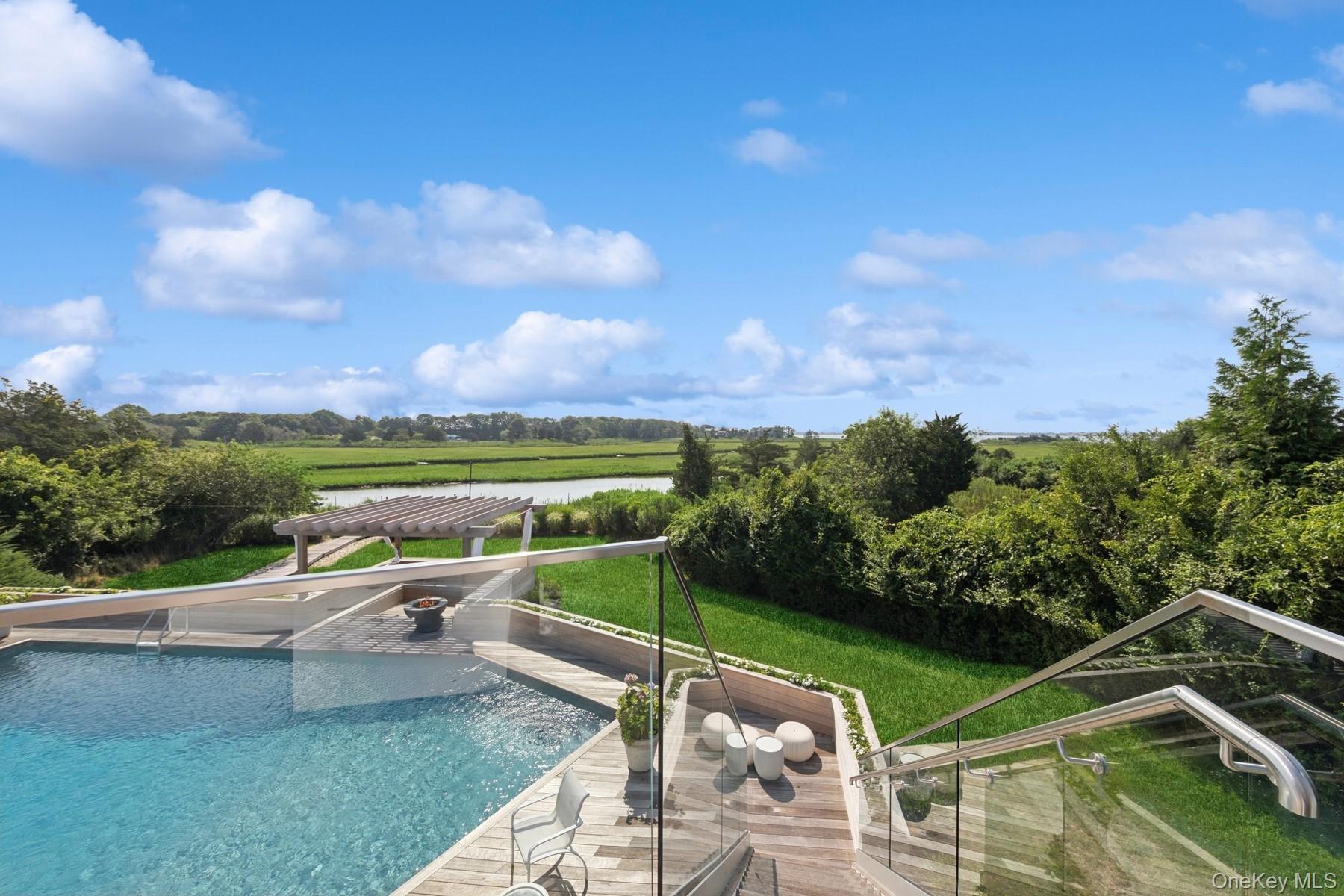 #14 photo, 30 Tanners Neck Lane, サフォーク郡 Westhampton , NY 11977