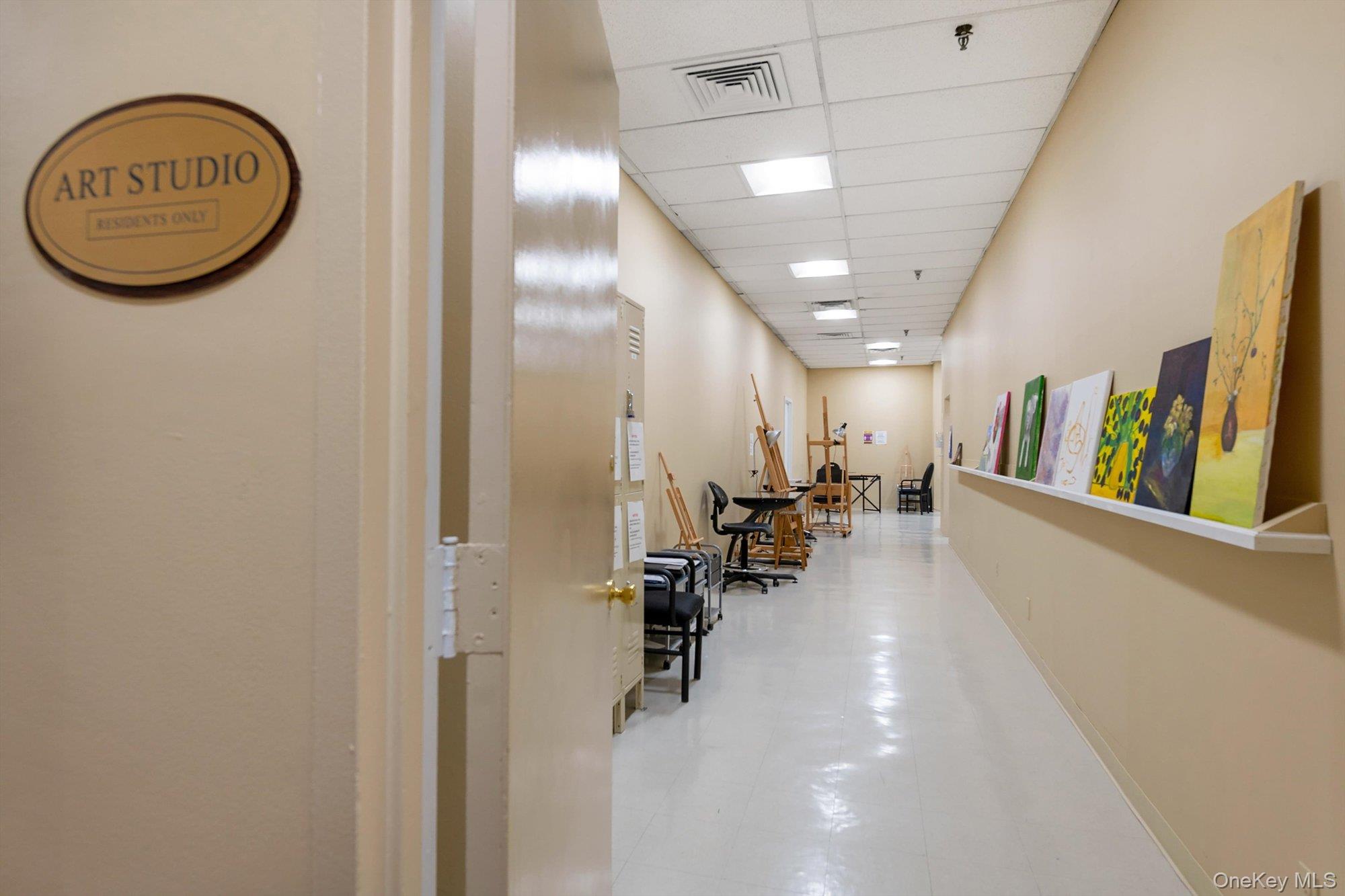 #19 photo, 269-10 Grand Central Parkway, クイーンズ区 Floral Park , NY 11005