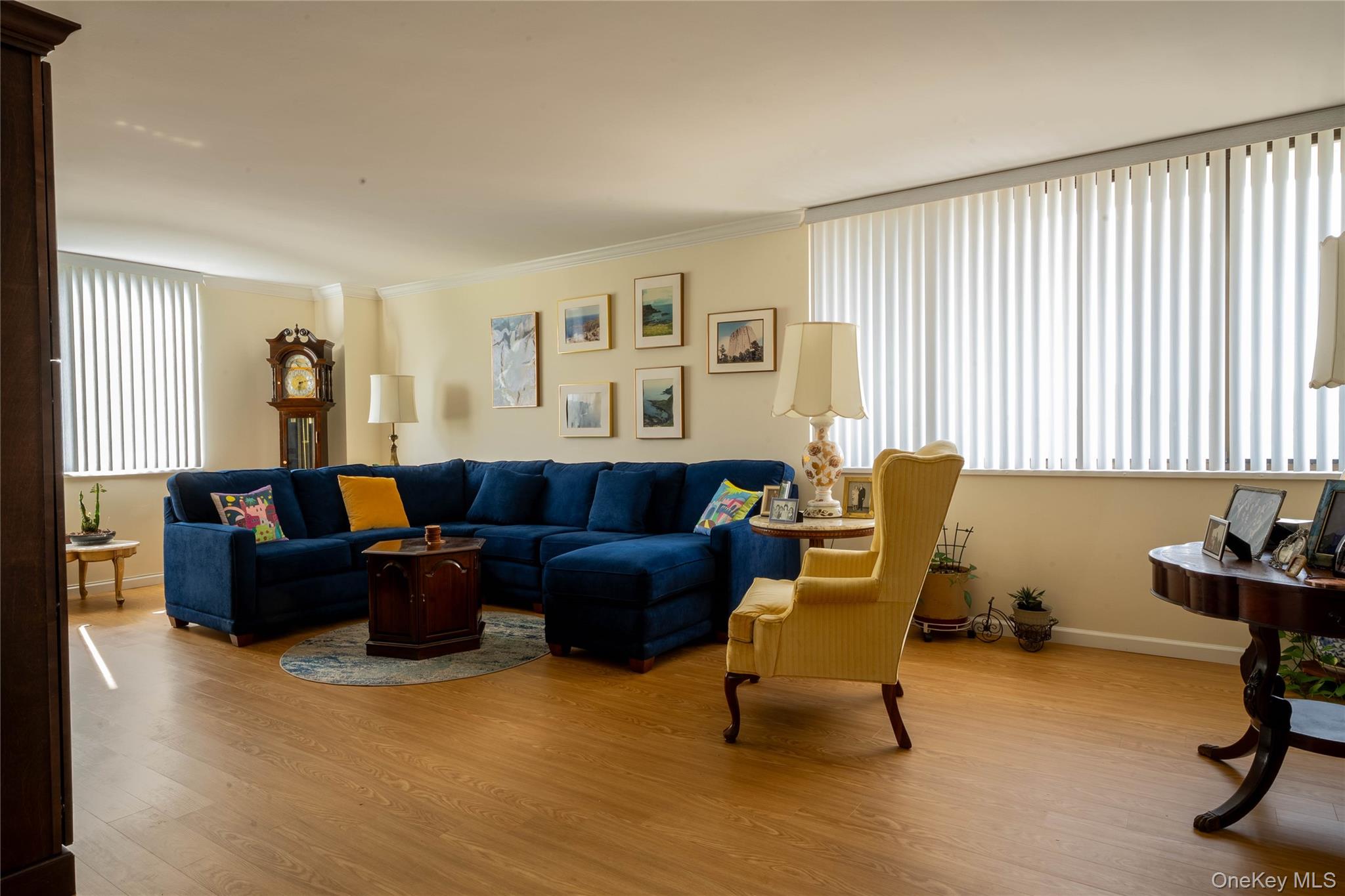 #2 photo, 269-10 Grand Central Parkway, クイーンズ区 Floral Park , NY 11005