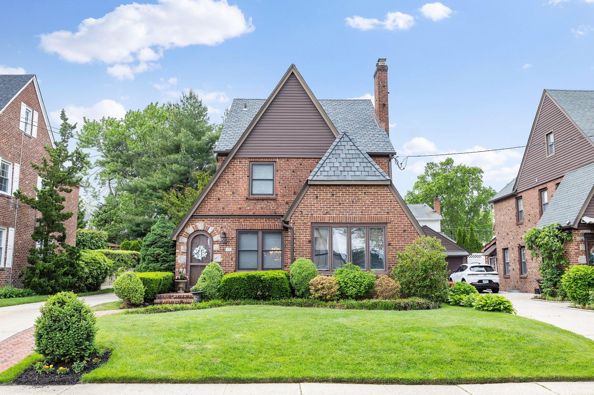 #1 photo, 179 Brixton Road, गार्डन सिटी Garden City South , NY 11530