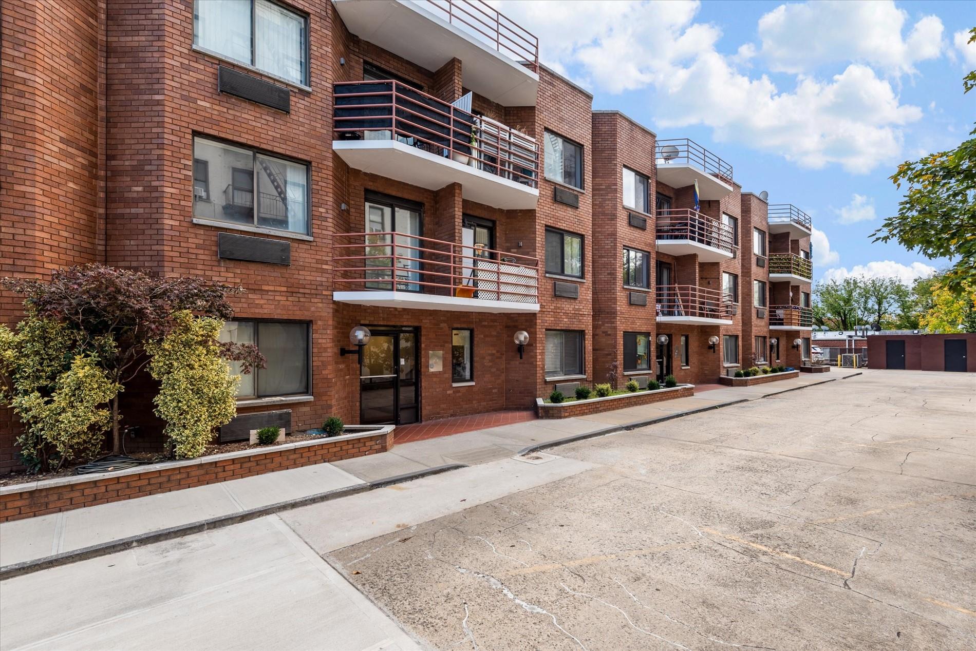 #15 photo, 119-40 Metropolitan Avenue, Kew Gardens , NY 11415