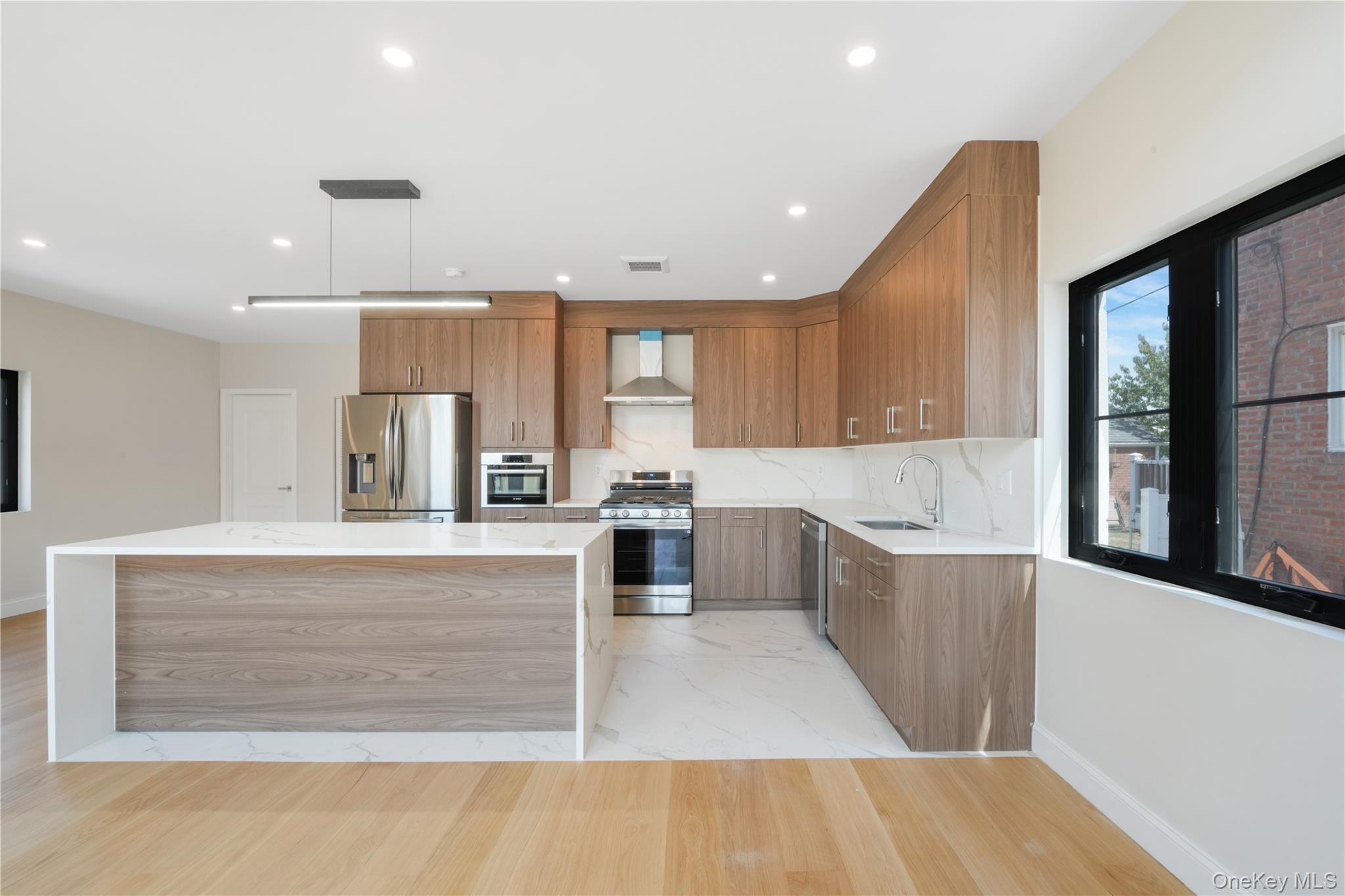 #3 photo, 75-31 175th Street, Fresh Meadows , NY 11366