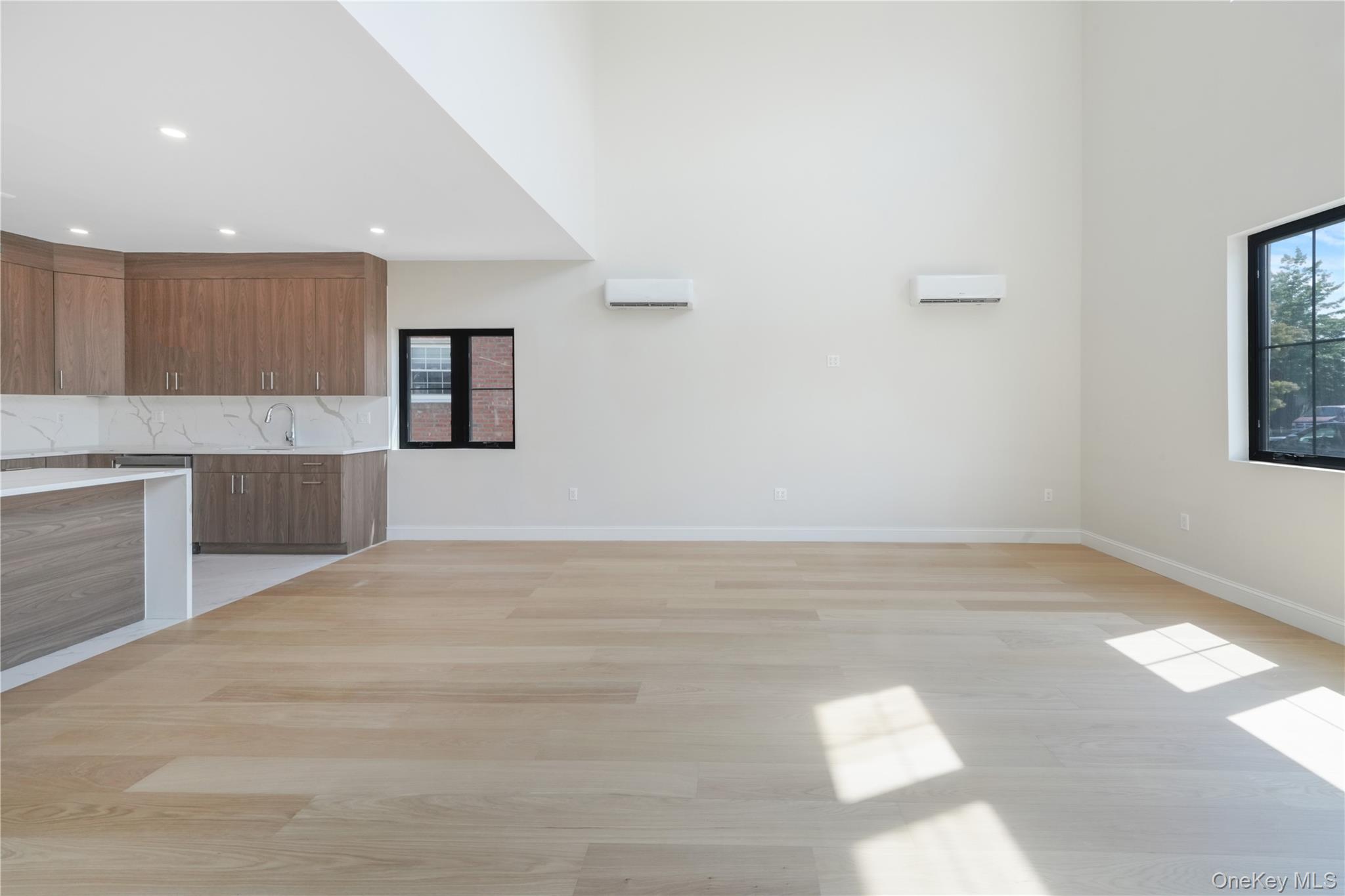 #5 photo, 75-31 175th Street, Fresh Meadows , NY 11366