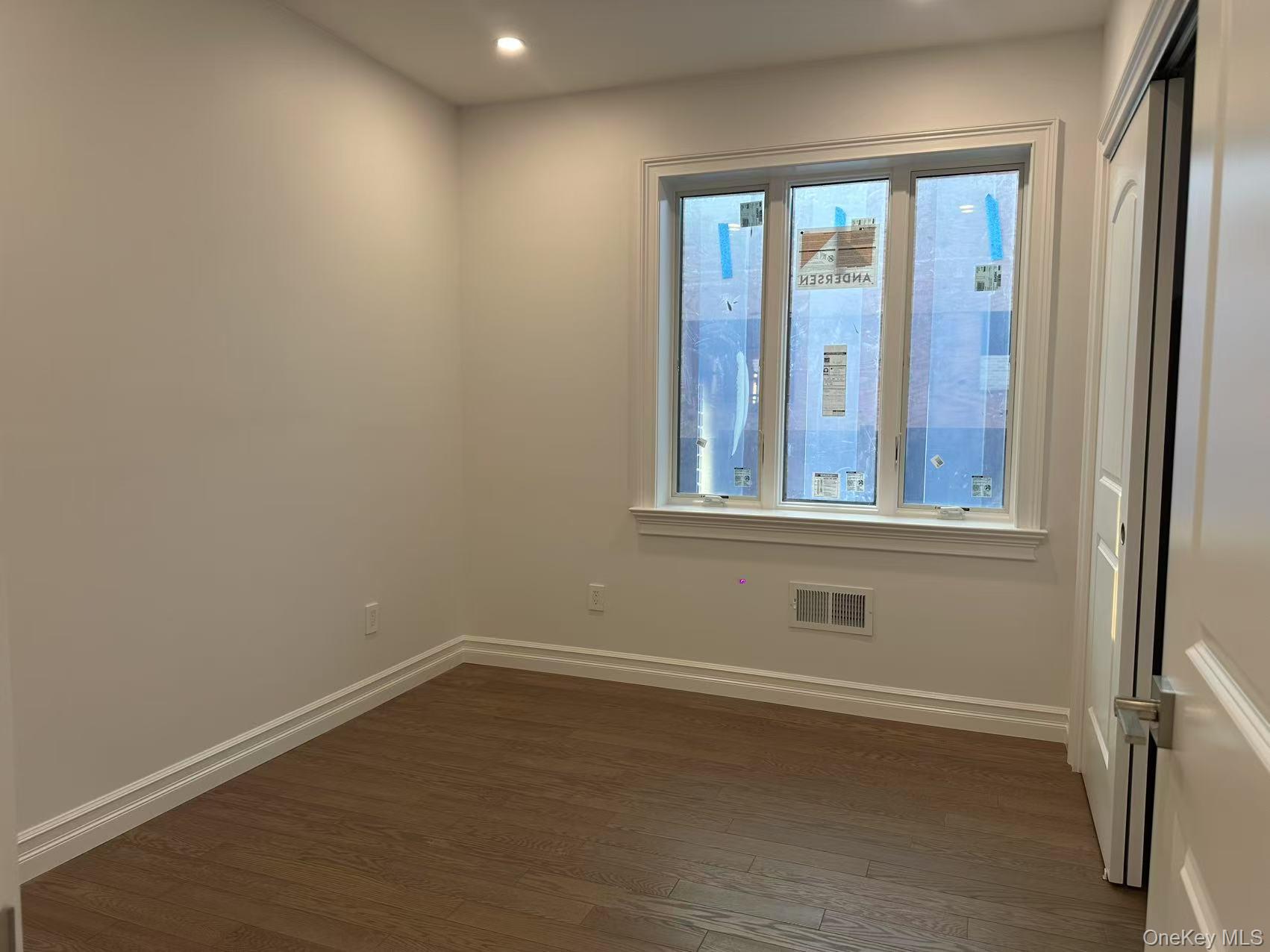 #16 photo, 6973 229th Street, クイーンズ区 Oakland Gardens , NY 11364