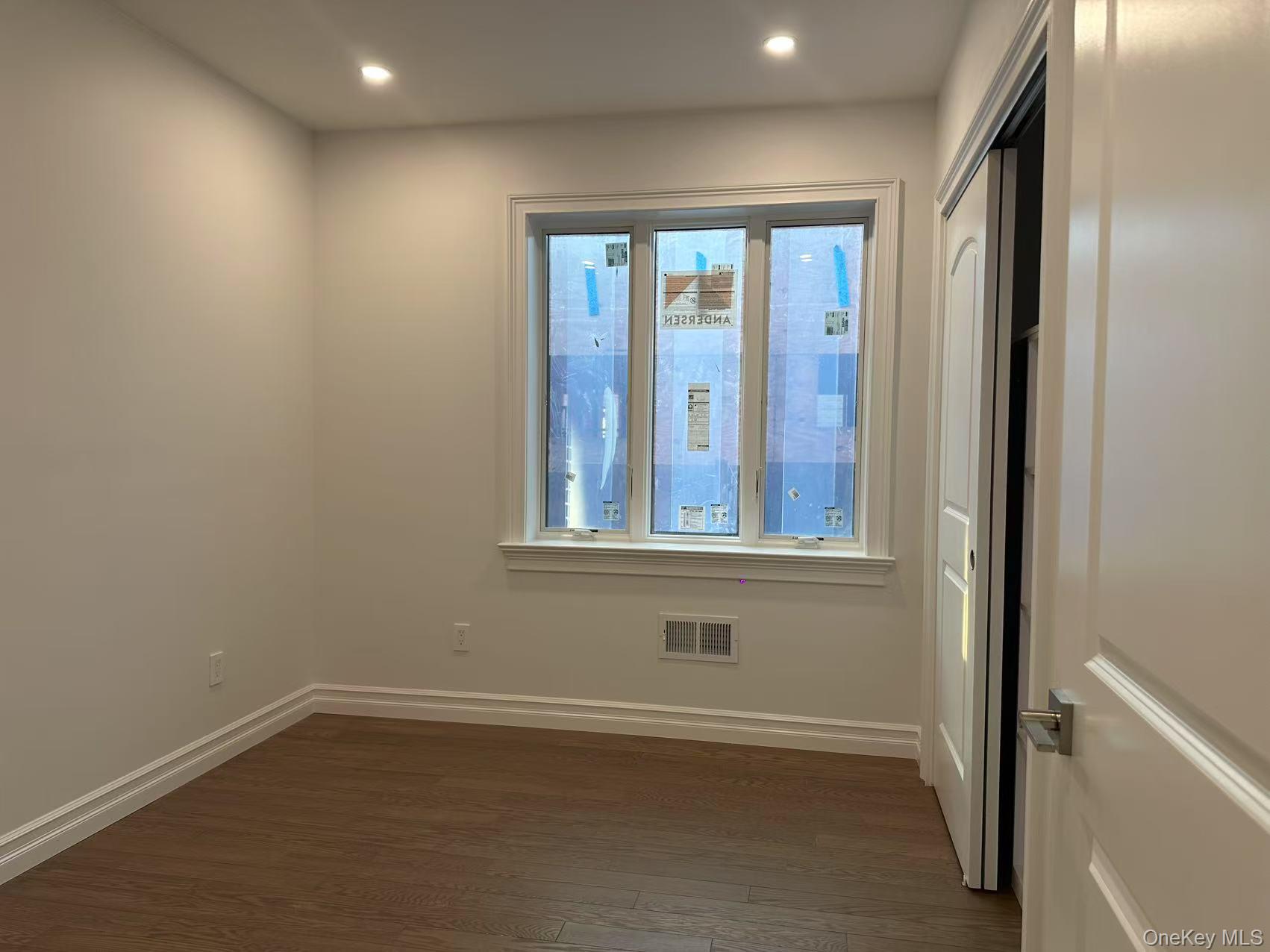 #5 photo, 6973 229th Street, クイーンズ区 Oakland Gardens , NY 11364