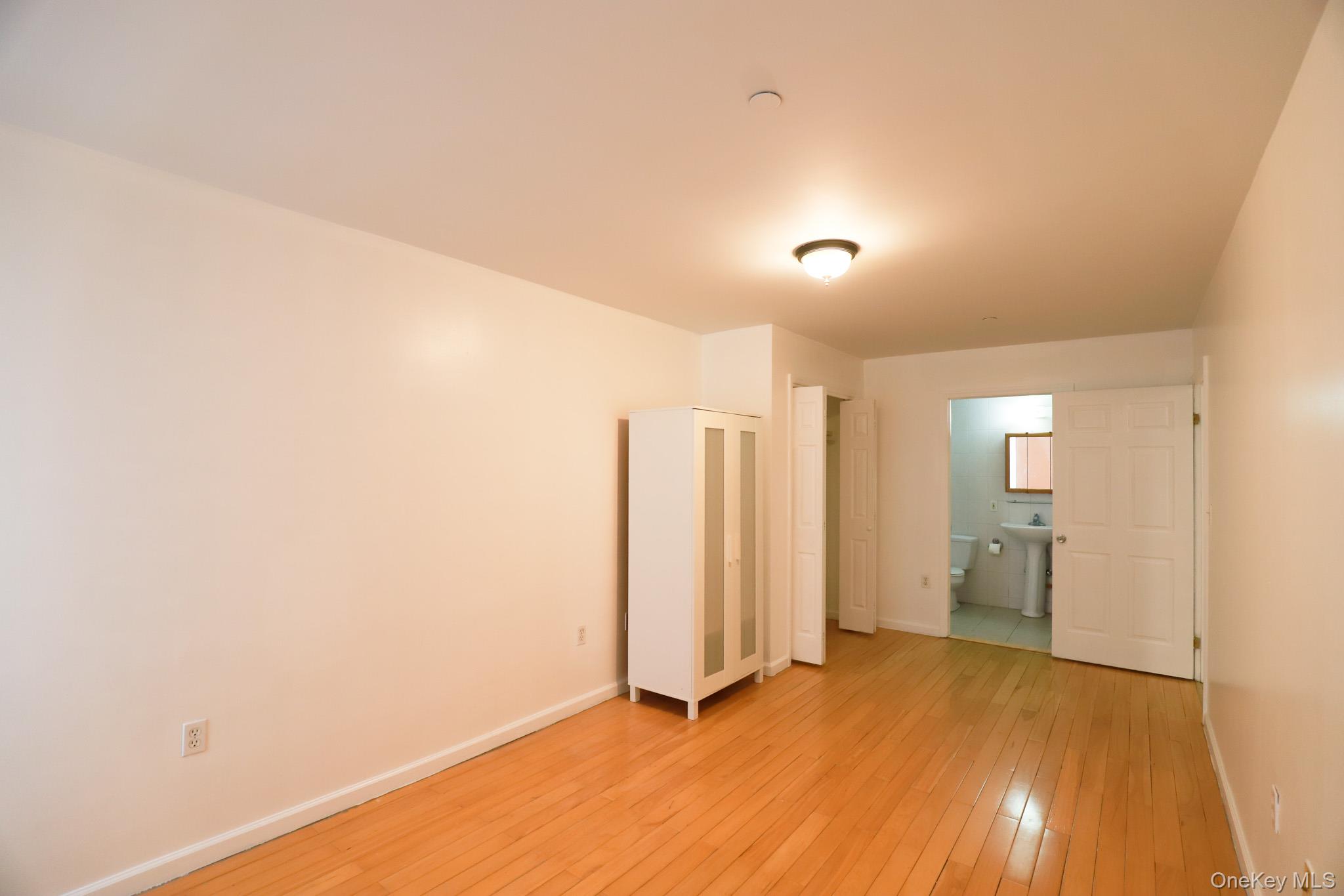 #12 photo, 42-11 Parsons Boulevard, Flushing , NY 11355