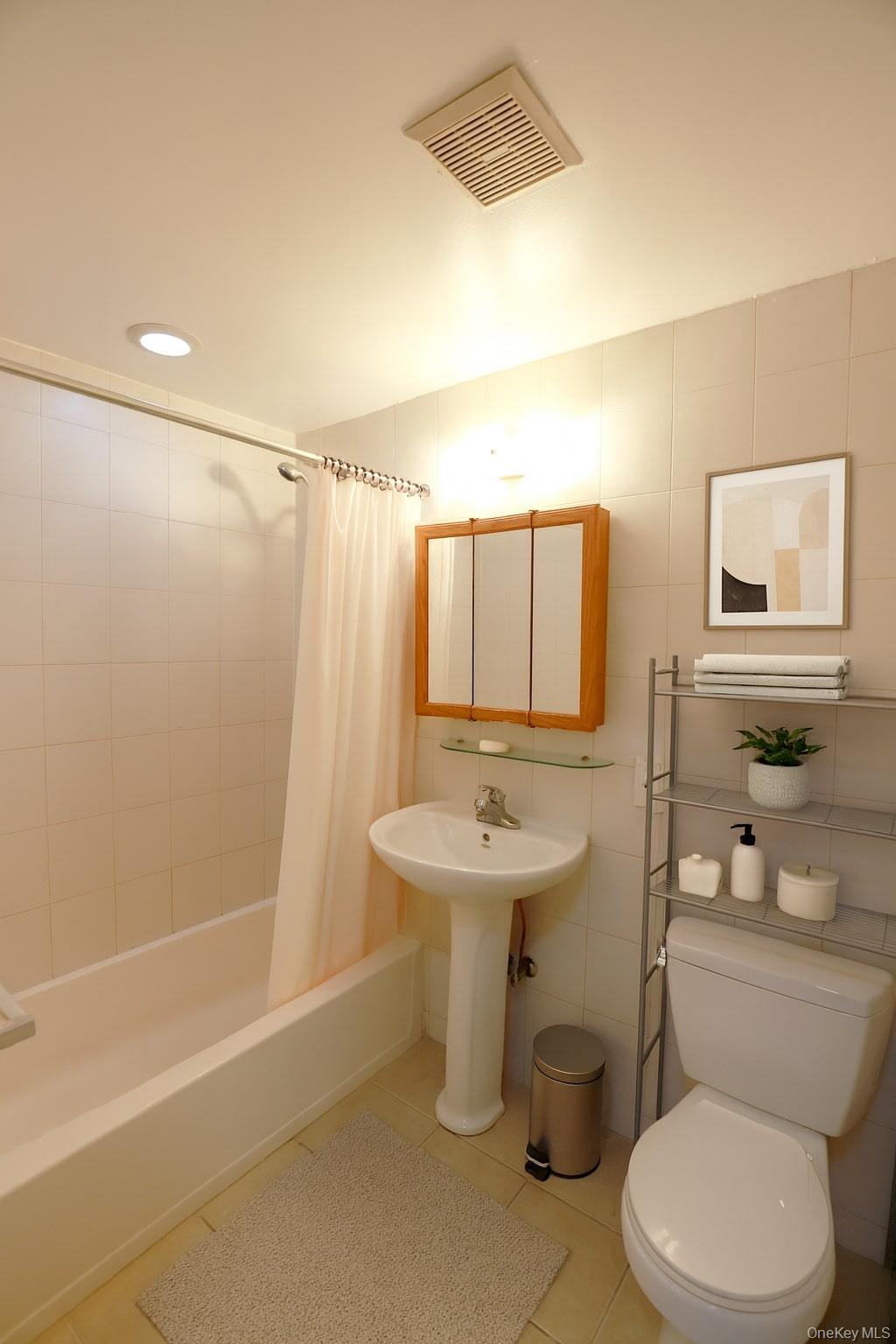 #14 photo, 42-11 Parsons Boulevard, Flushing , NY 11355