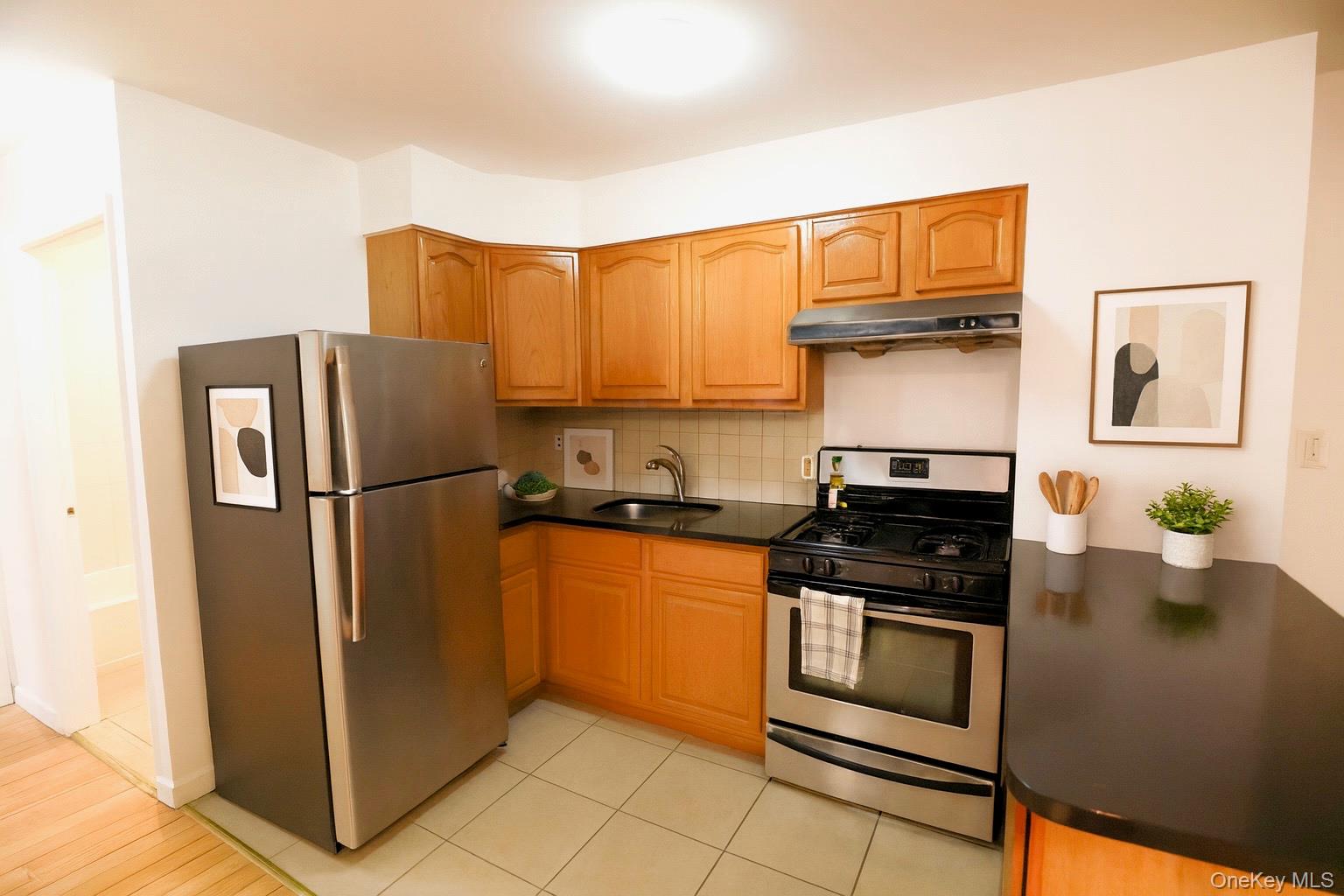 #17 photo, 42-11 Parsons Boulevard, Flushing , NY 11355